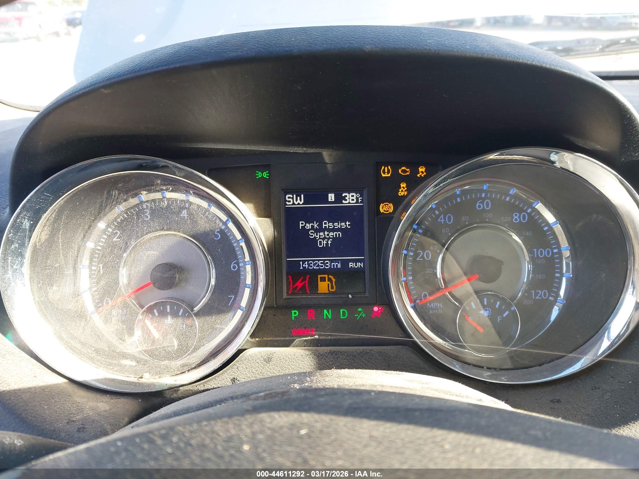 CHRYSLER TOWN image 7