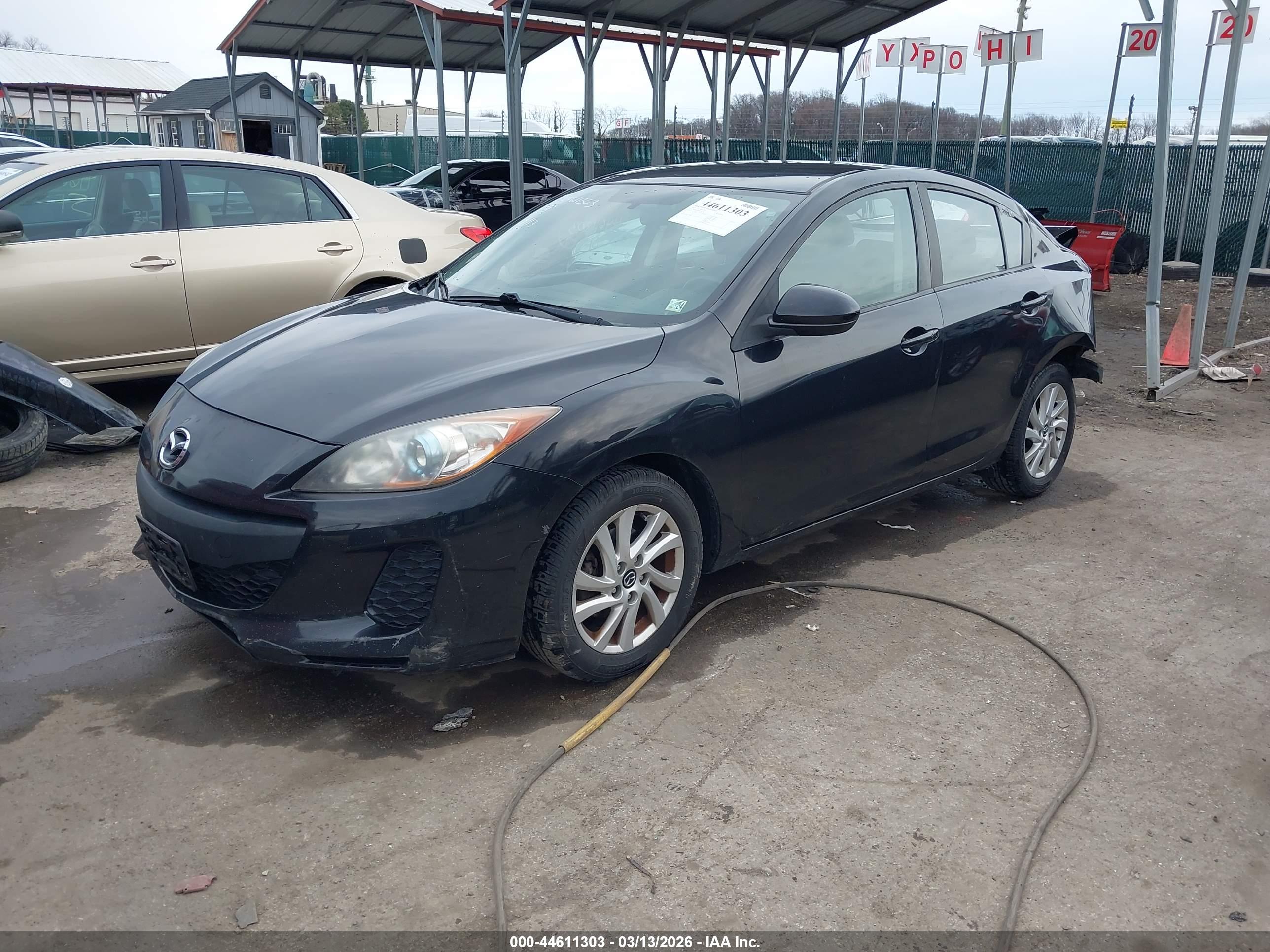 MAZDA MAZDA3 image 2