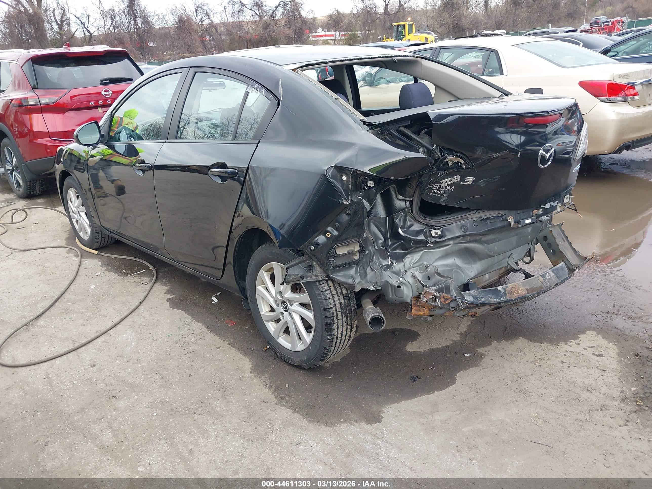MAZDA MAZDA3 image 3