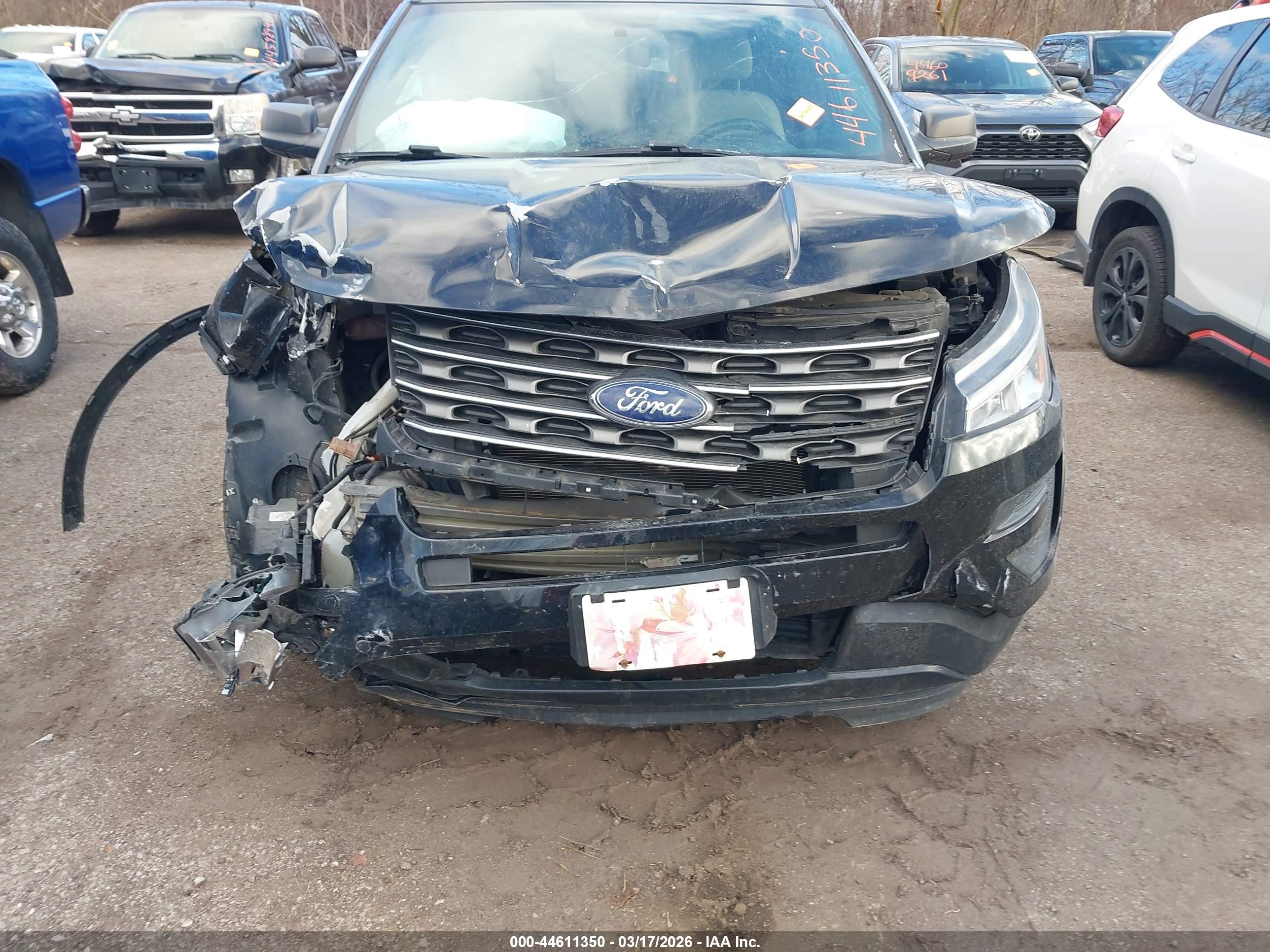 FORD EXPLORER image 6