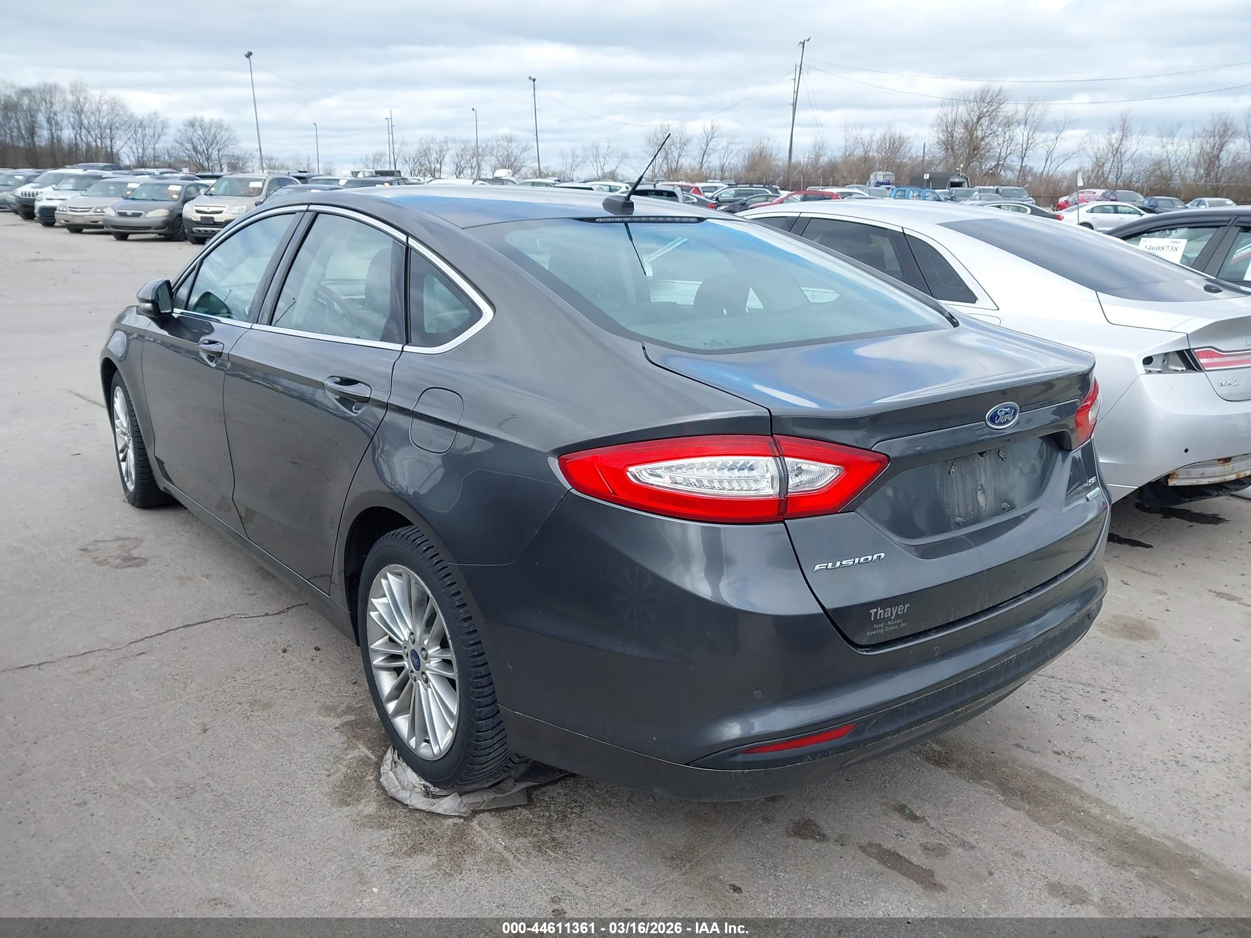 FORD FUSION image 3