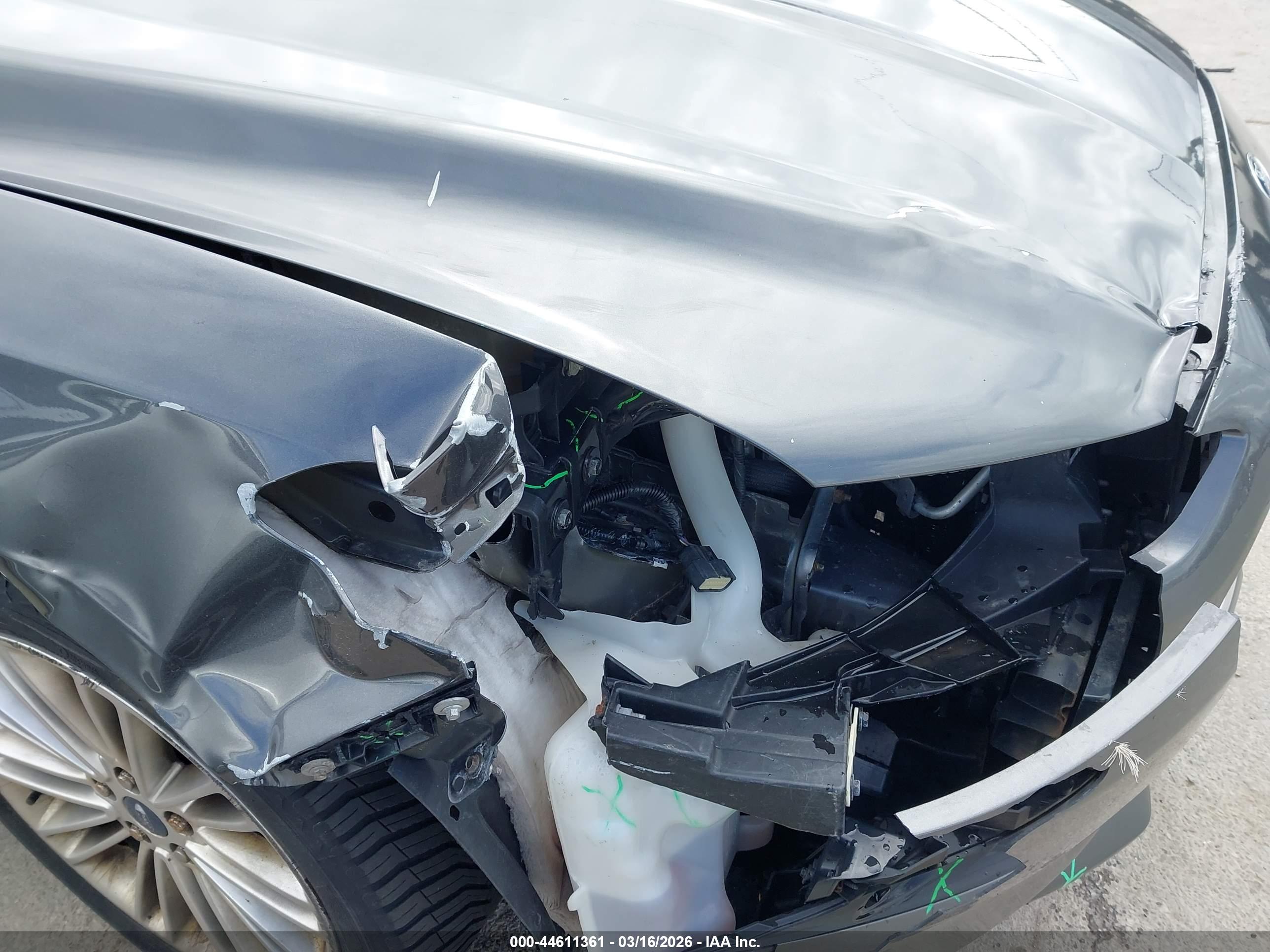FORD FUSION image 6