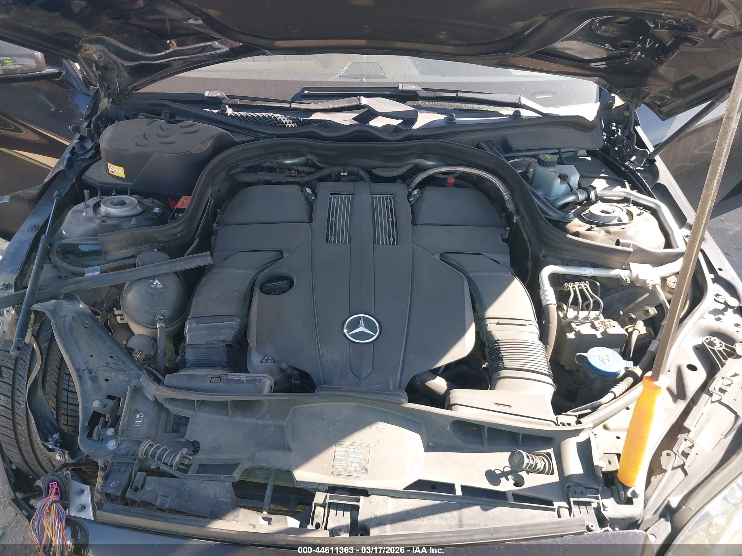 MERCEDES-BENZ E image 10