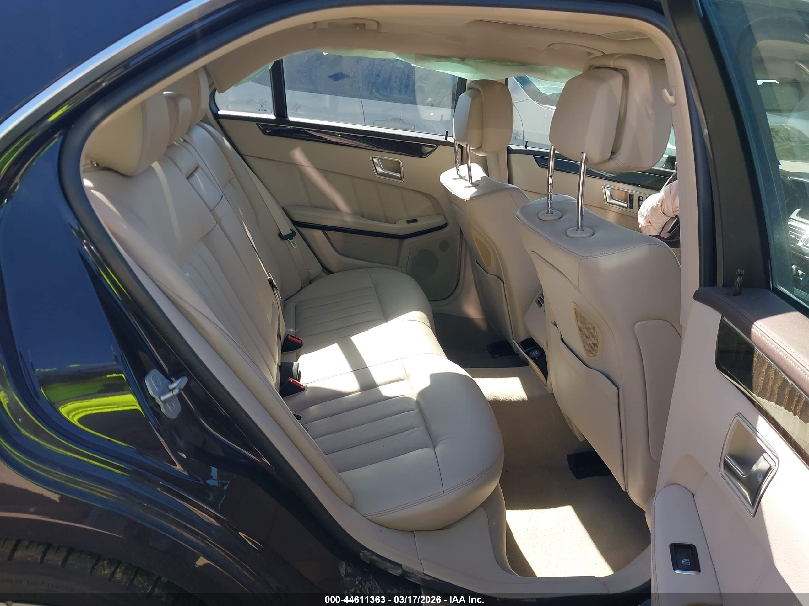 MERCEDES-BENZ E image 8