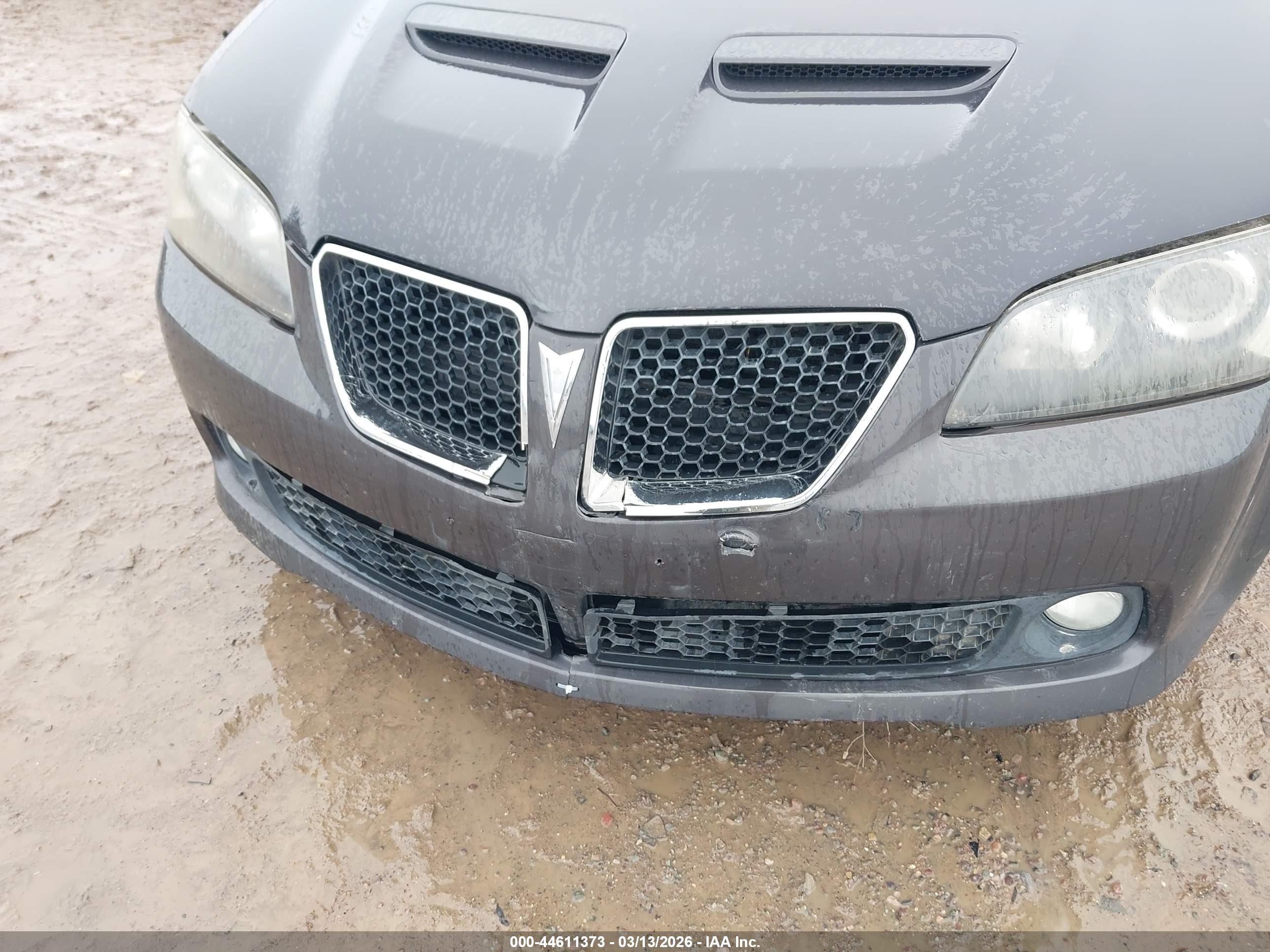 PONTIAC G8 image 6