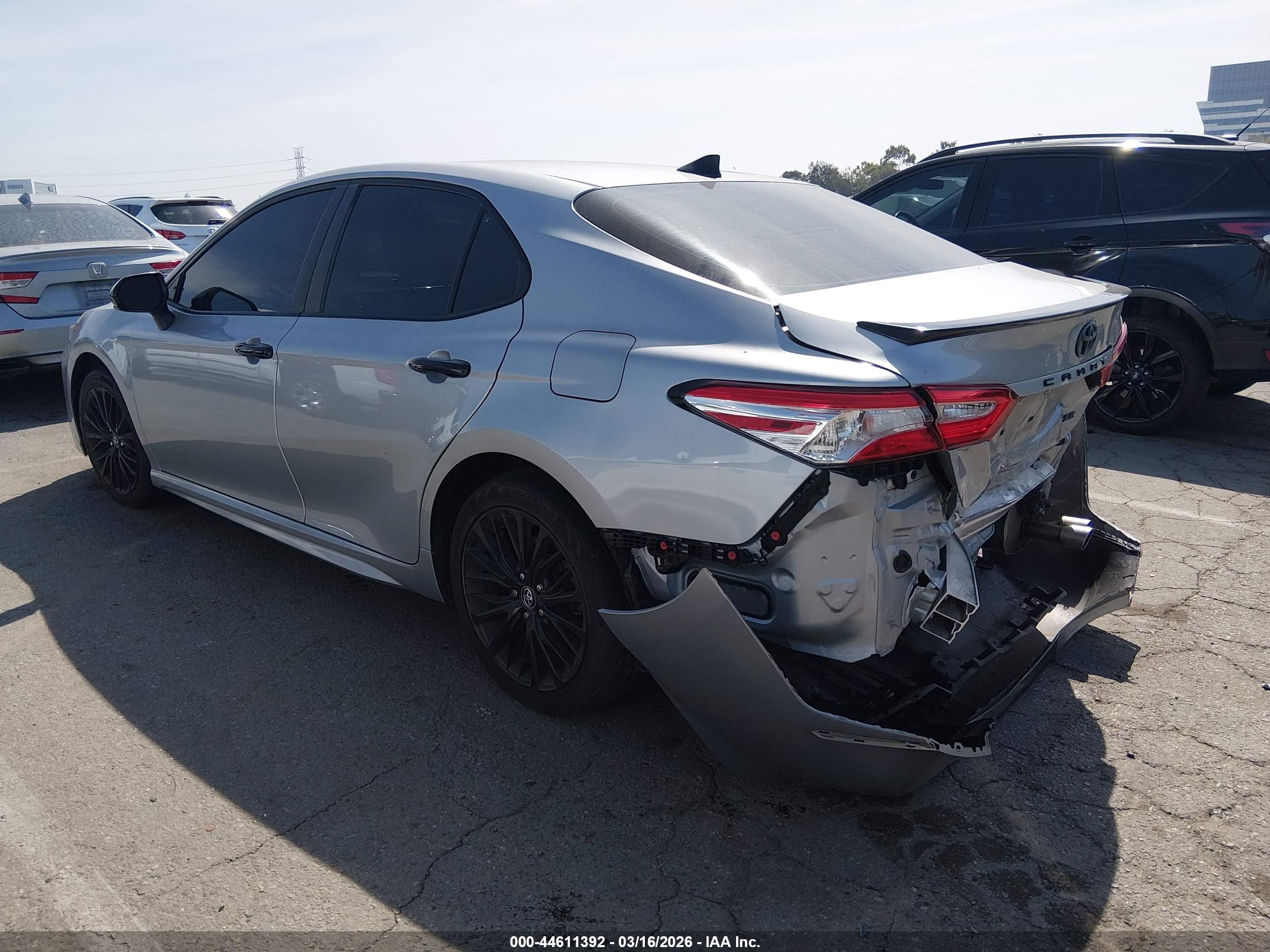TOYOTA CAMRY image 3