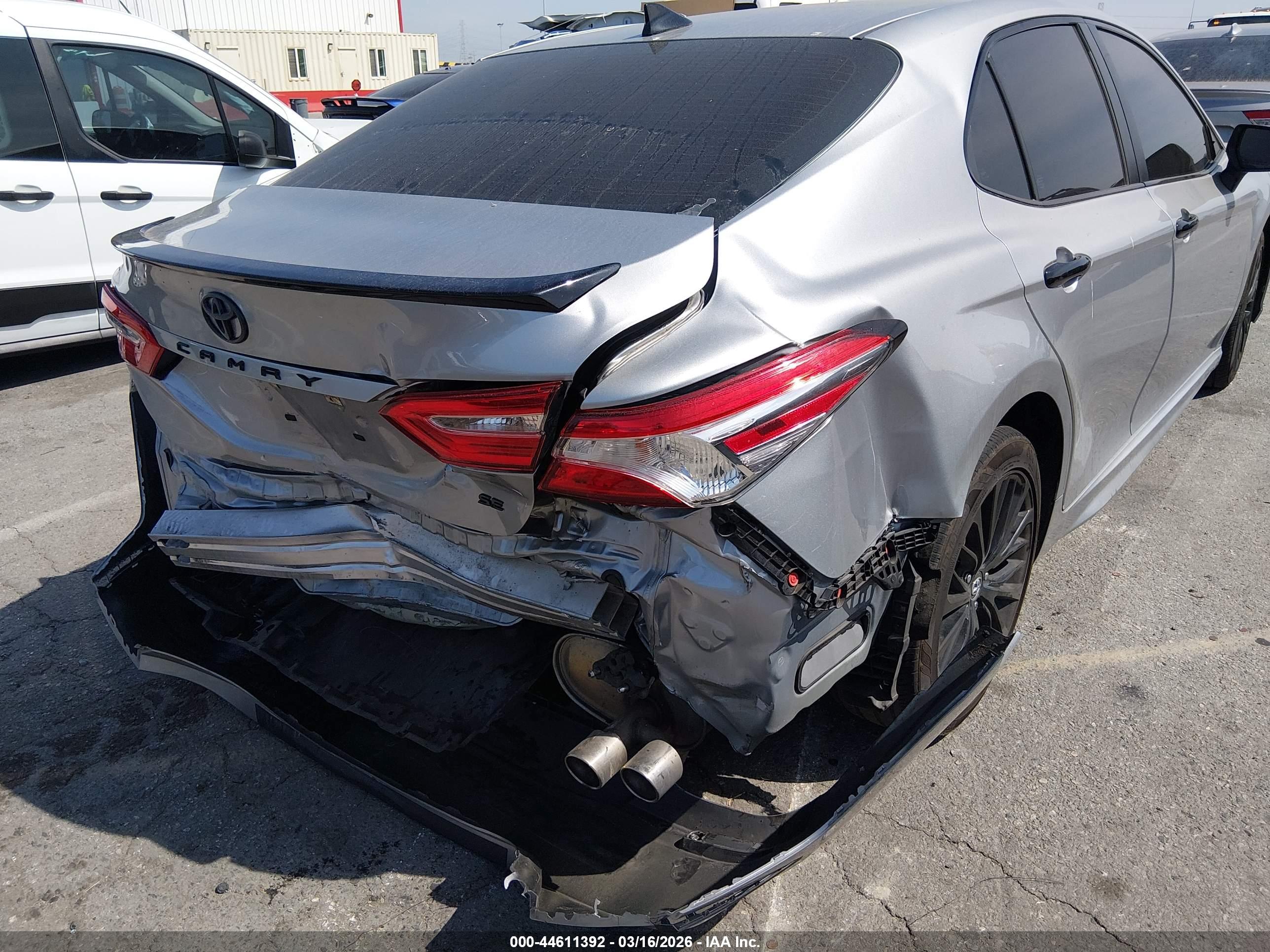 TOYOTA CAMRY image 6