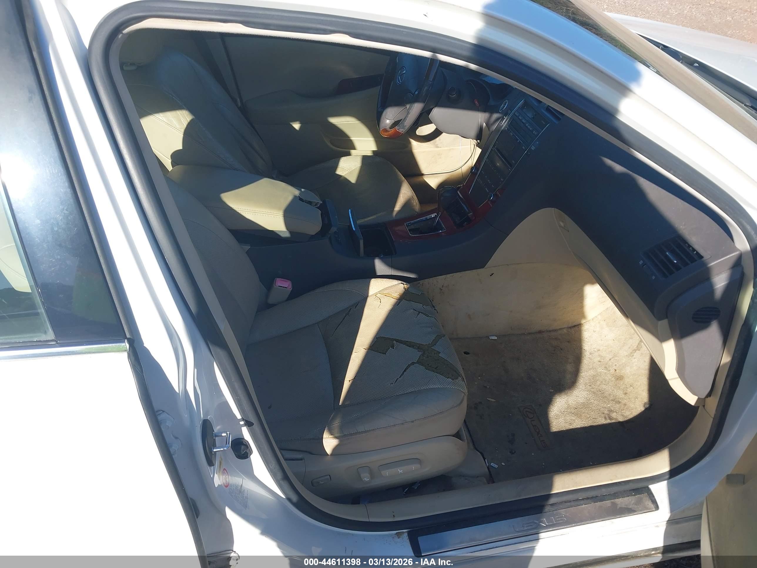 LEXUS ES image 5