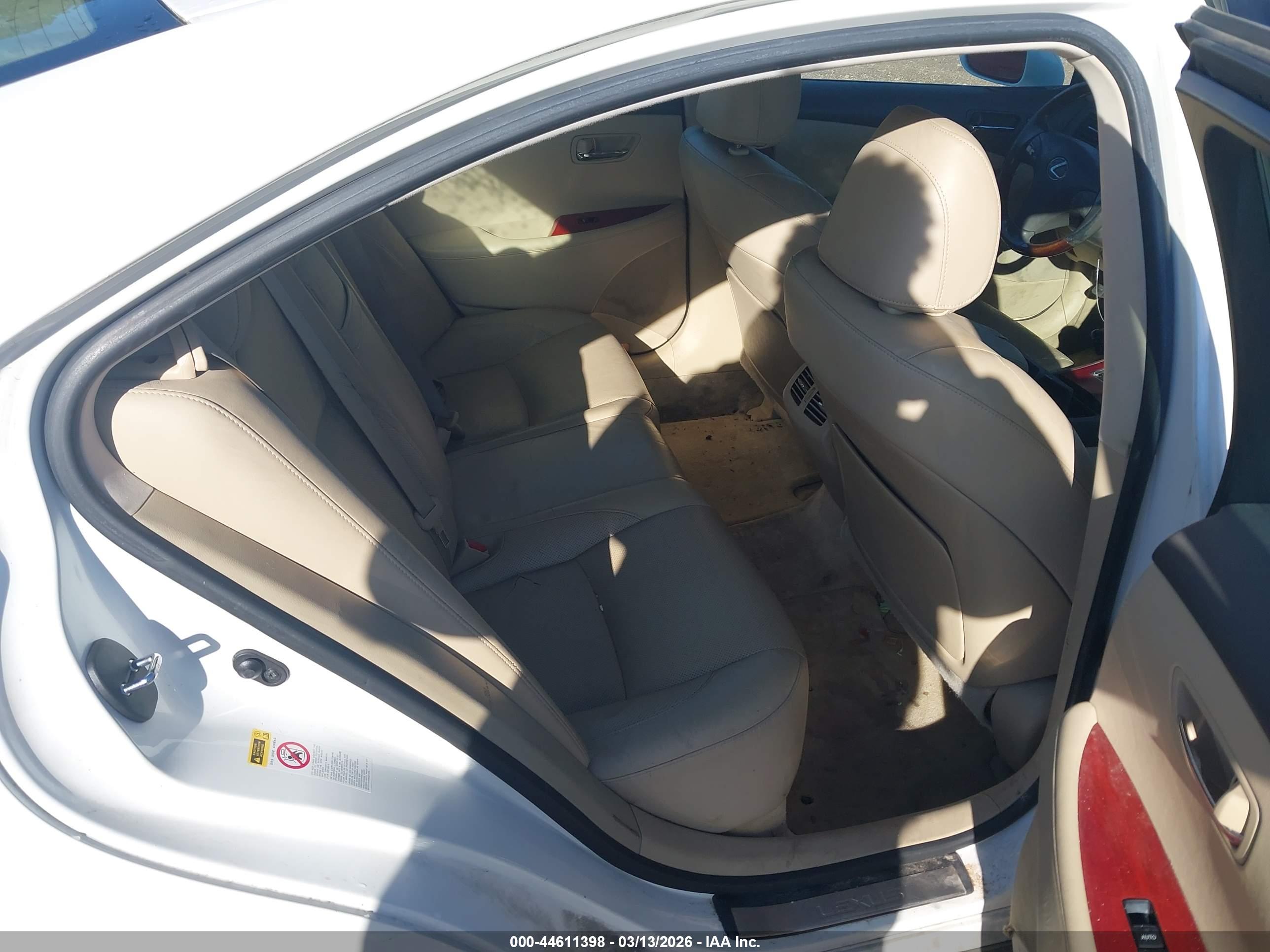 LEXUS ES image 8