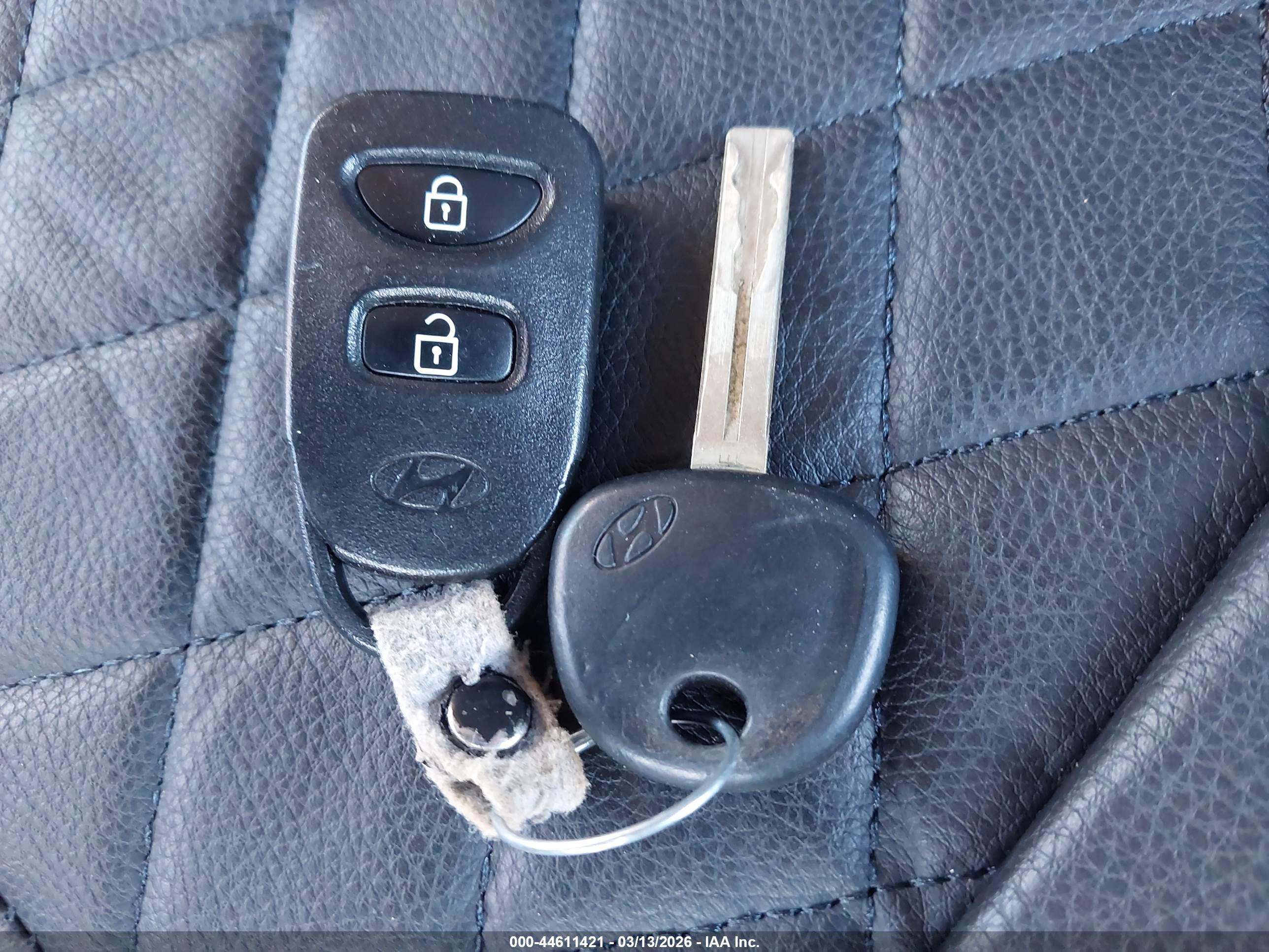 HYUNDAI TUCSON image 11