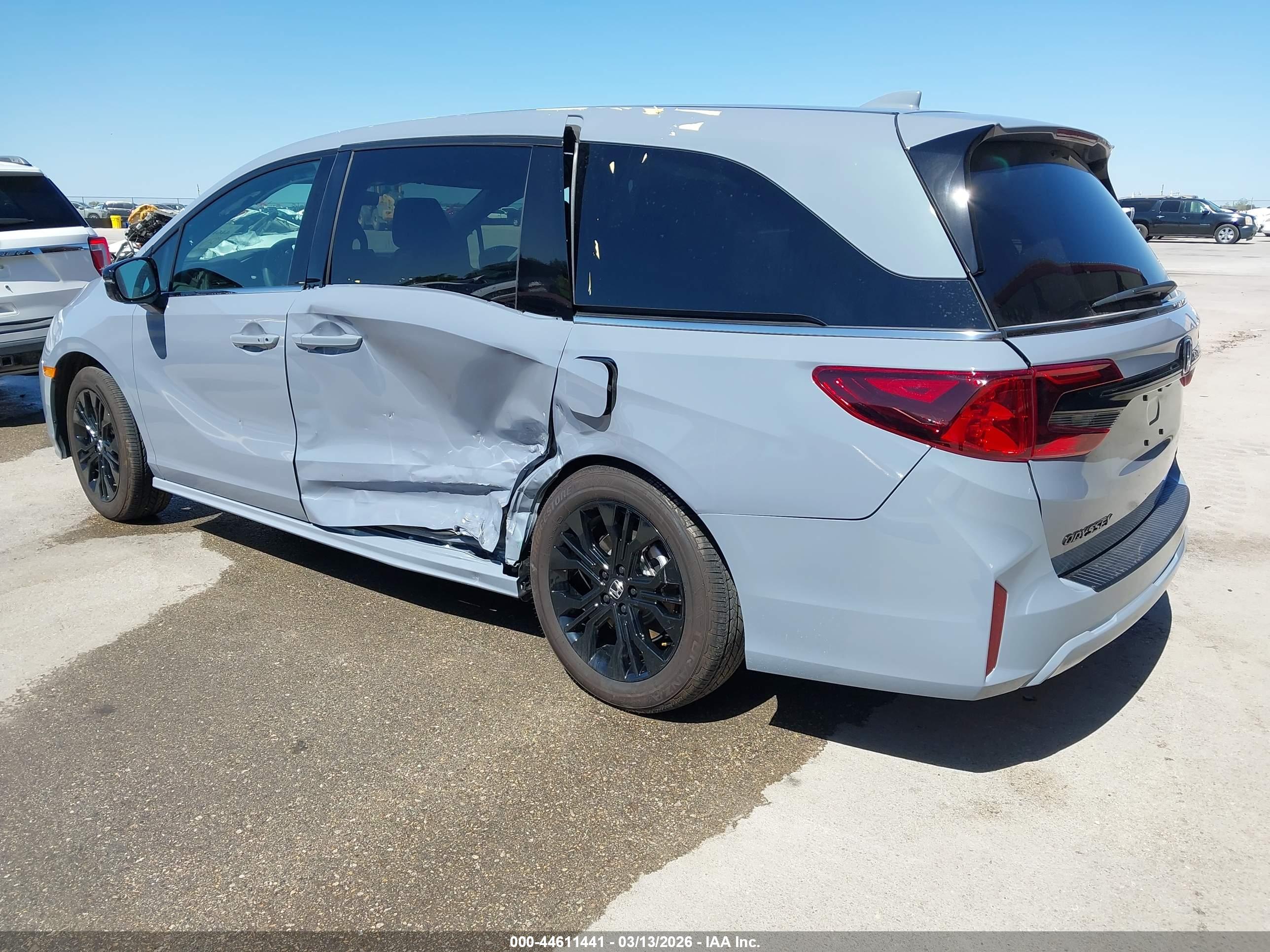 HONDA ODYSSEY image 3
