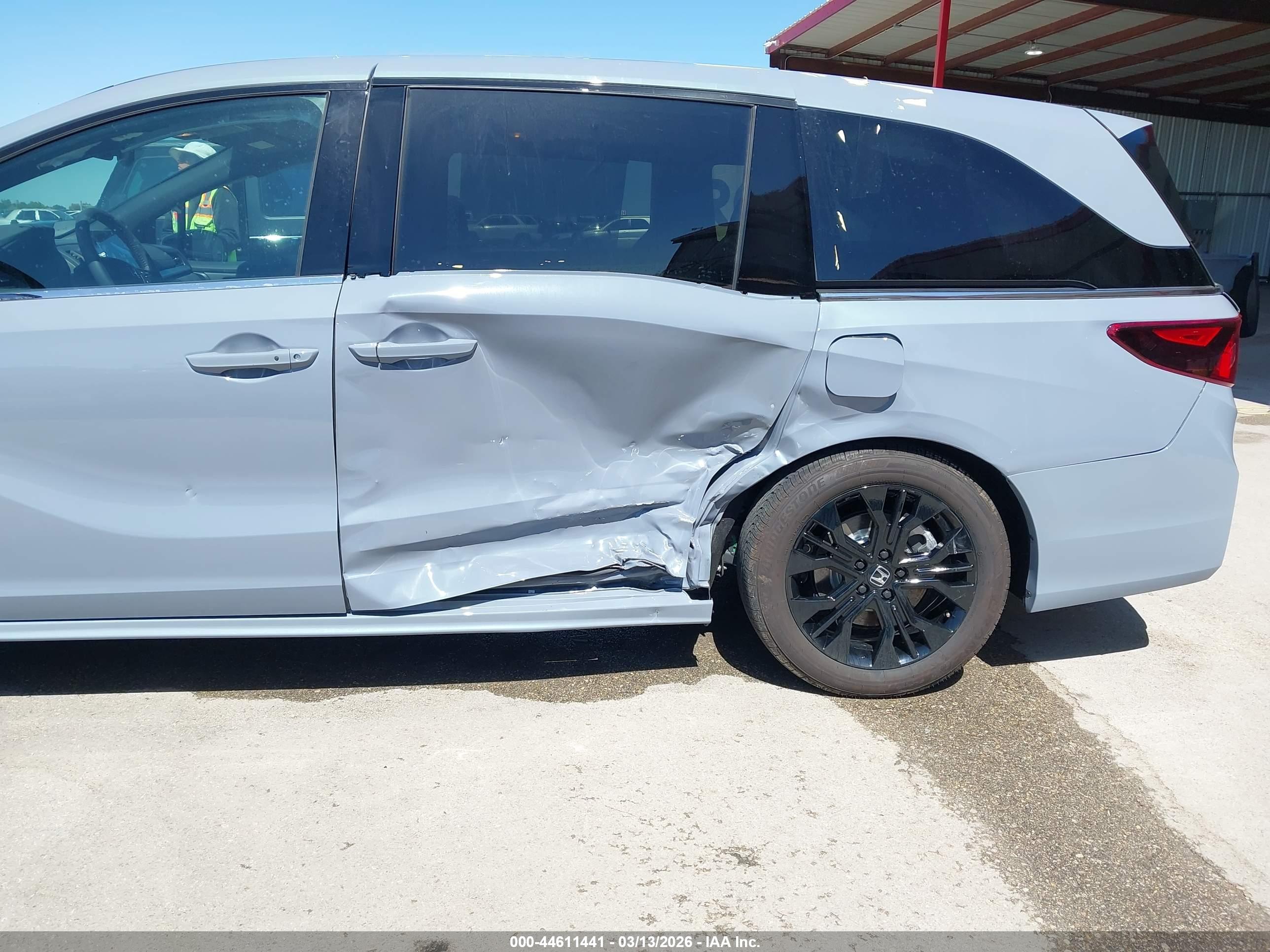 HONDA ODYSSEY image 6