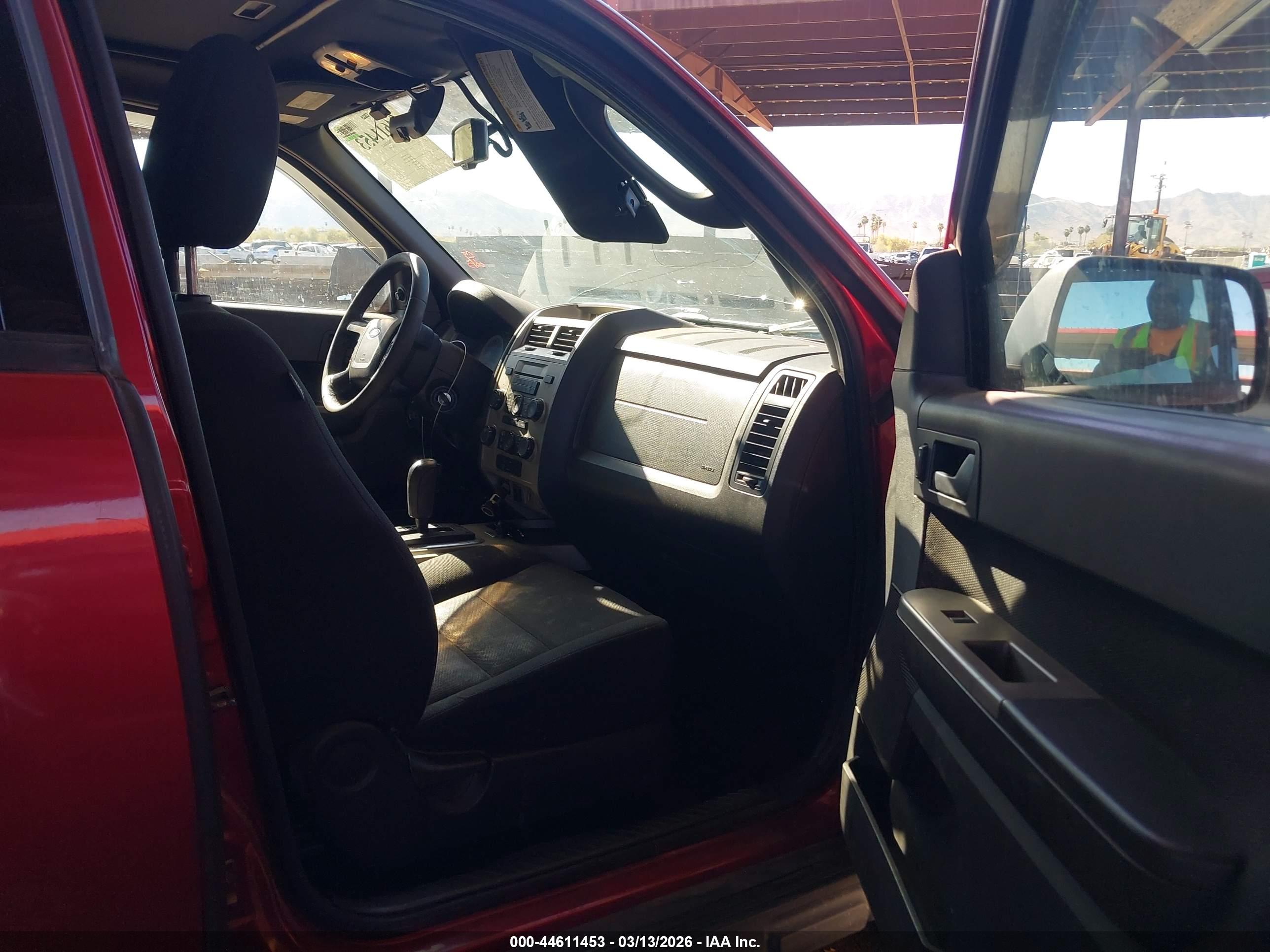FORD ESCAPE image 5