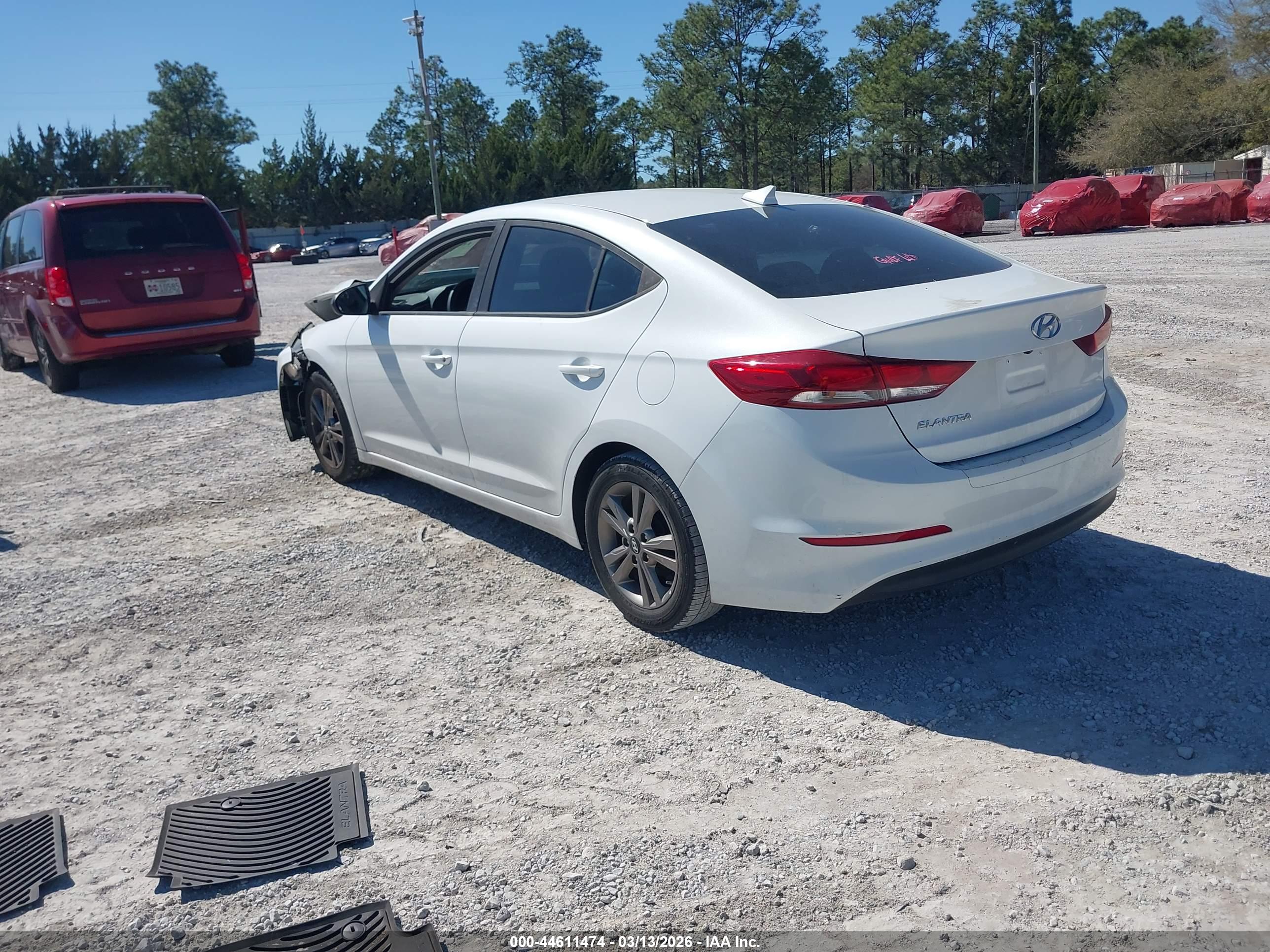 HYUNDAI ELANTRA image 3