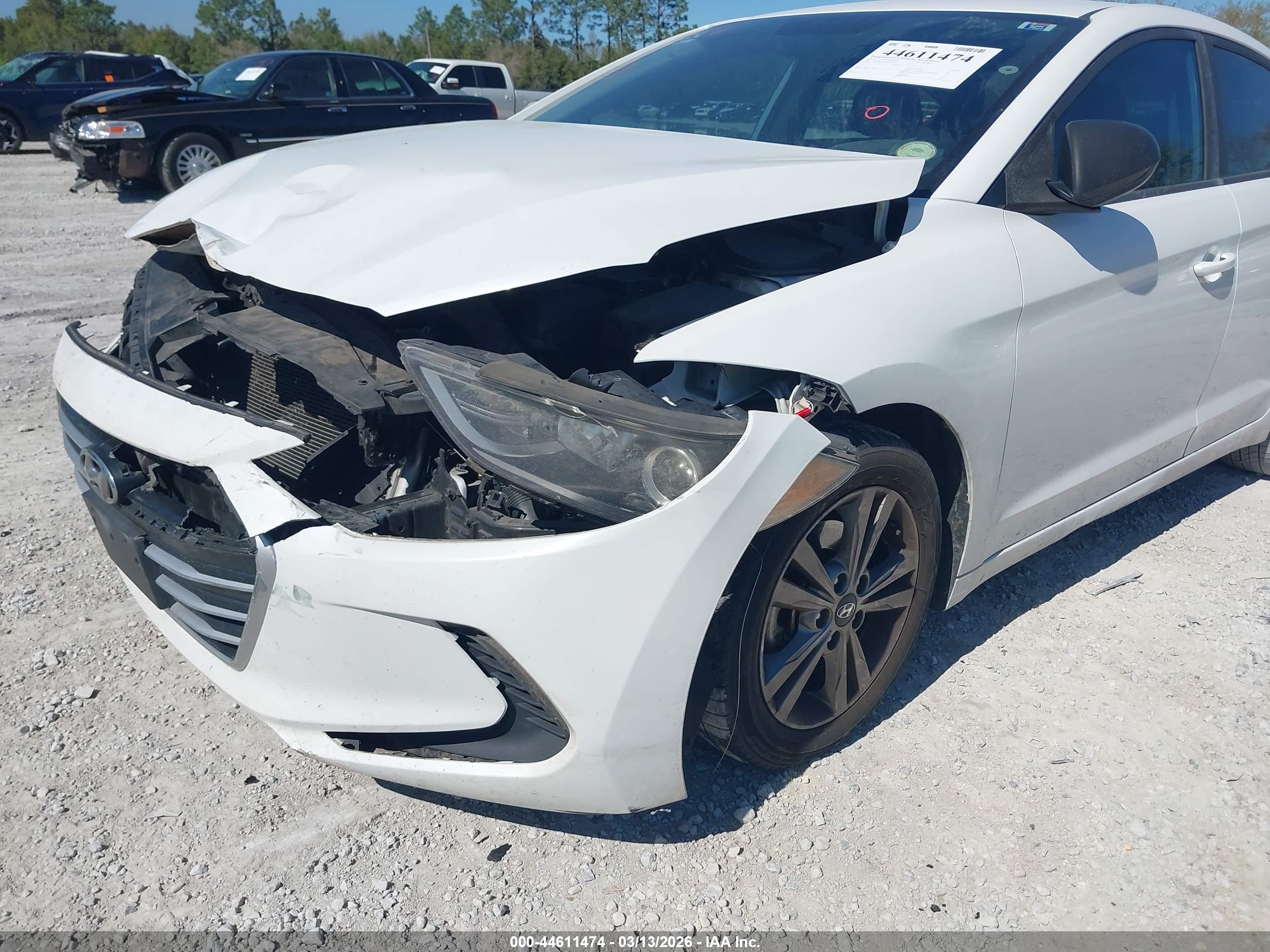 HYUNDAI ELANTRA image 6