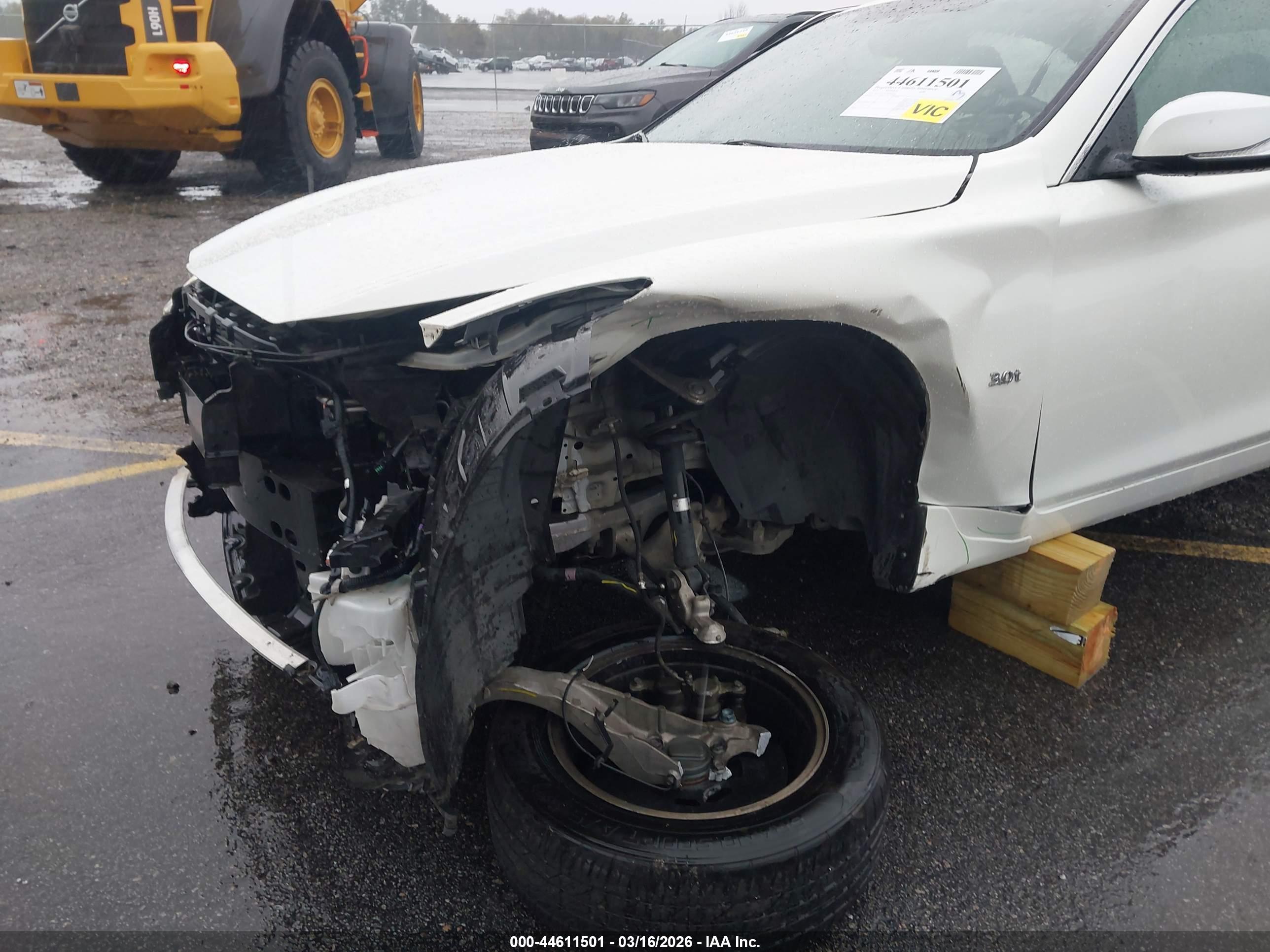 INFINITI Q50 image 6
