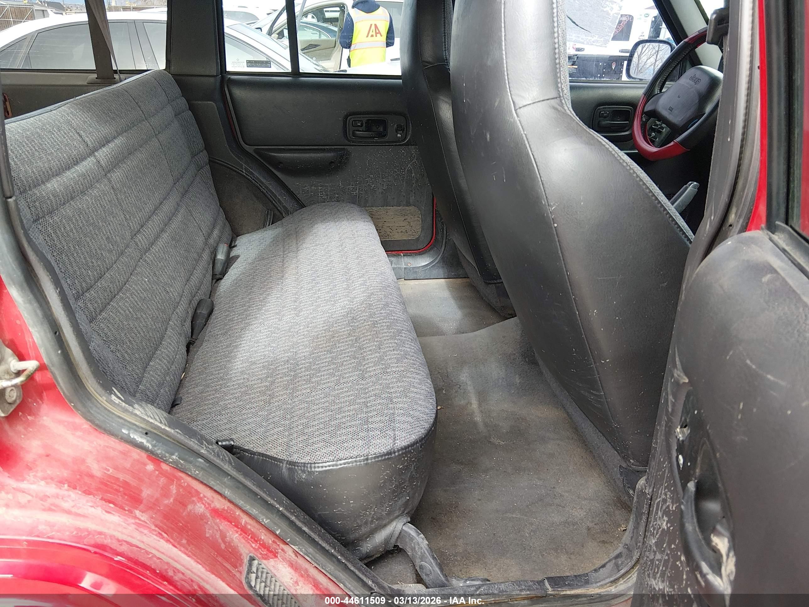 JEEP CHEROKEE image 8