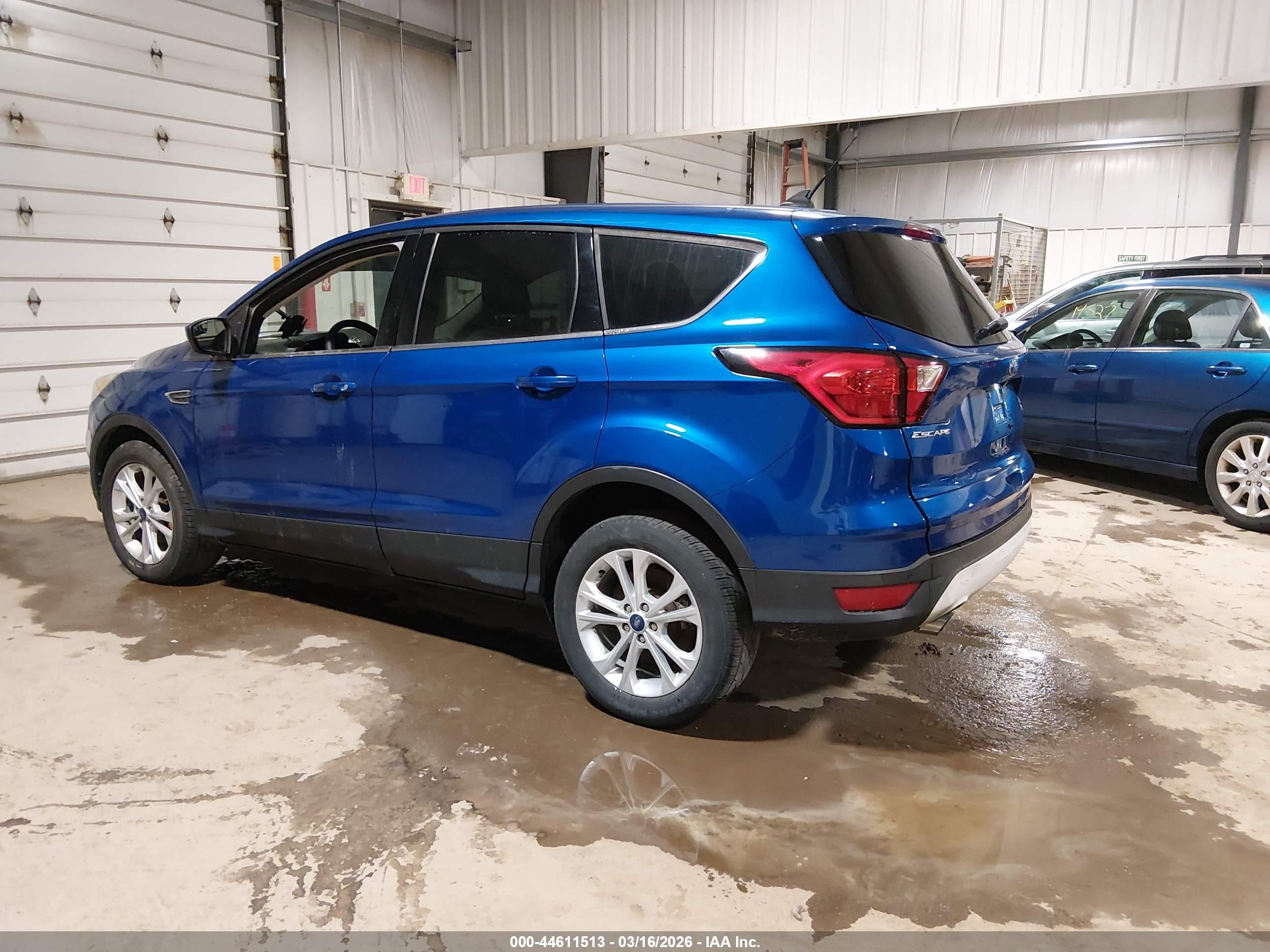 FORD ESCAPE image 3