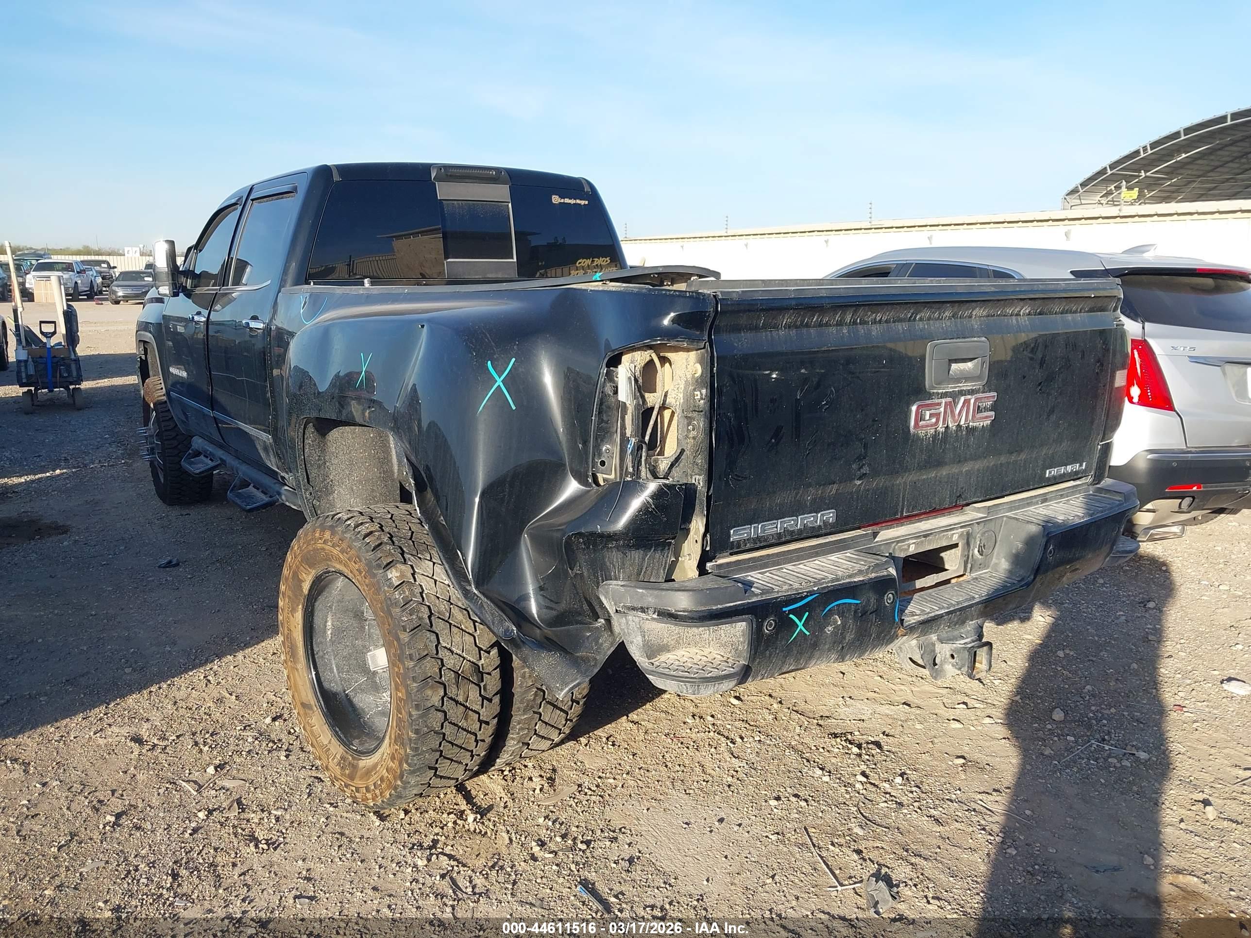 GMC SIERRA image 3