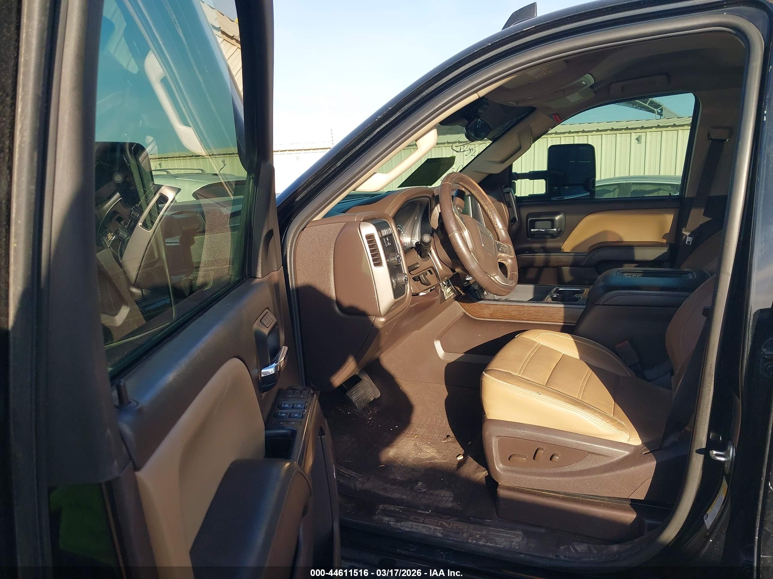 GMC SIERRA image 7