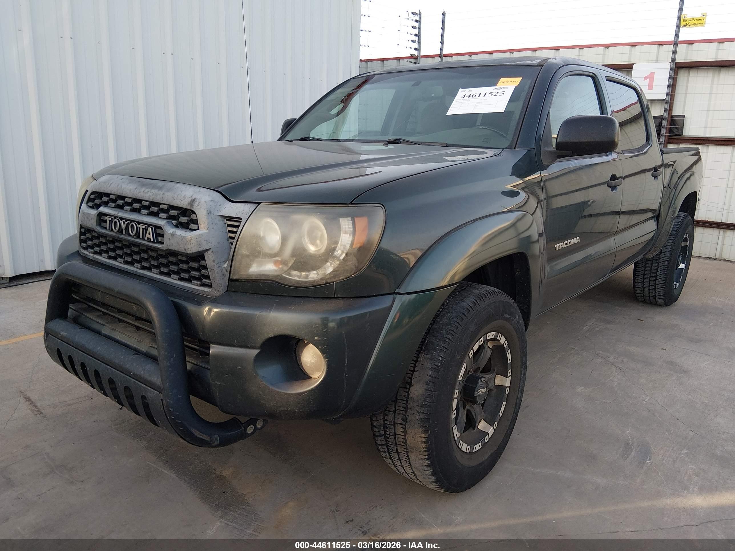 TOYOTA TACOMA image 2