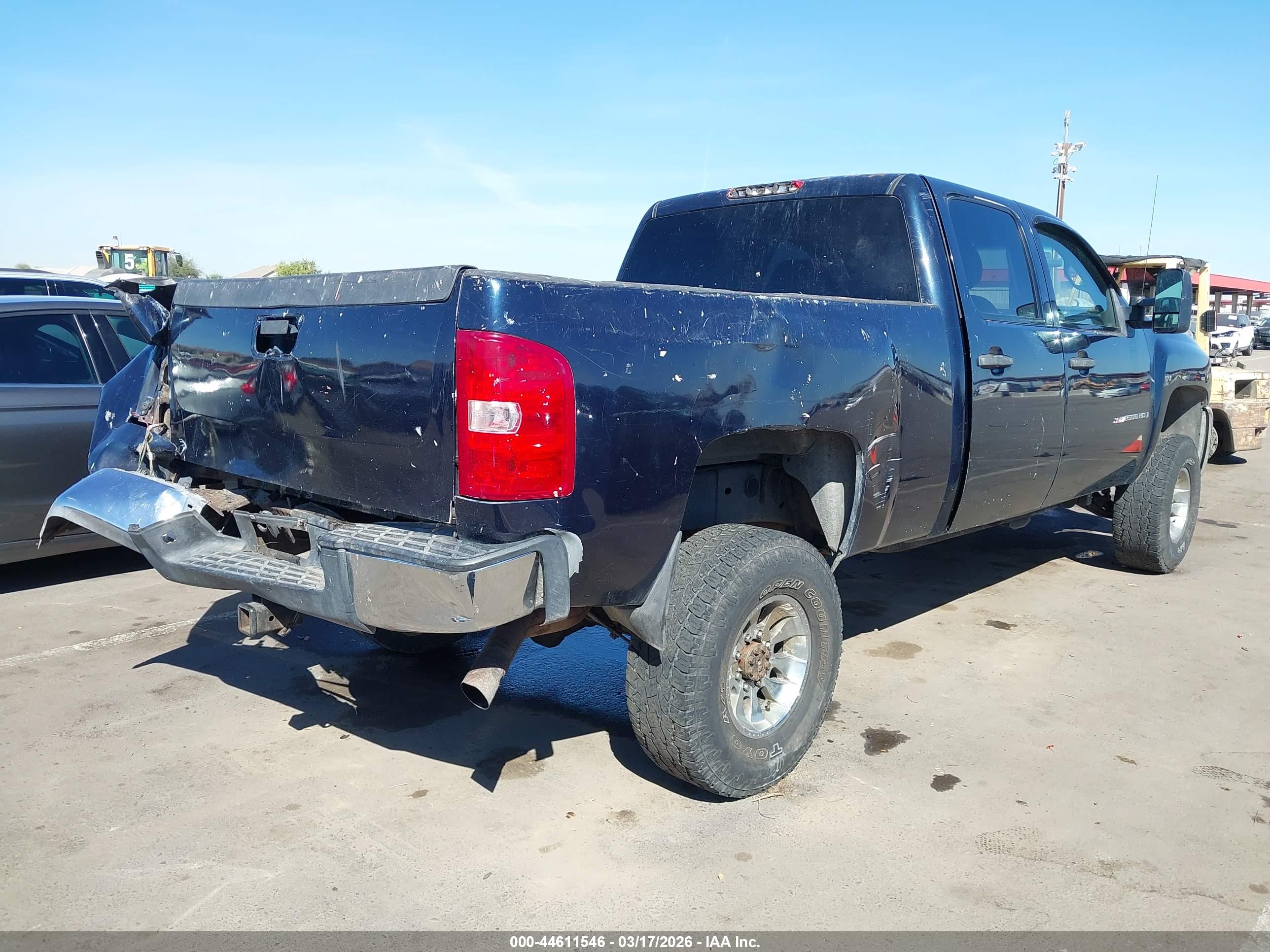 CHEVROLET SILVERADO image 4