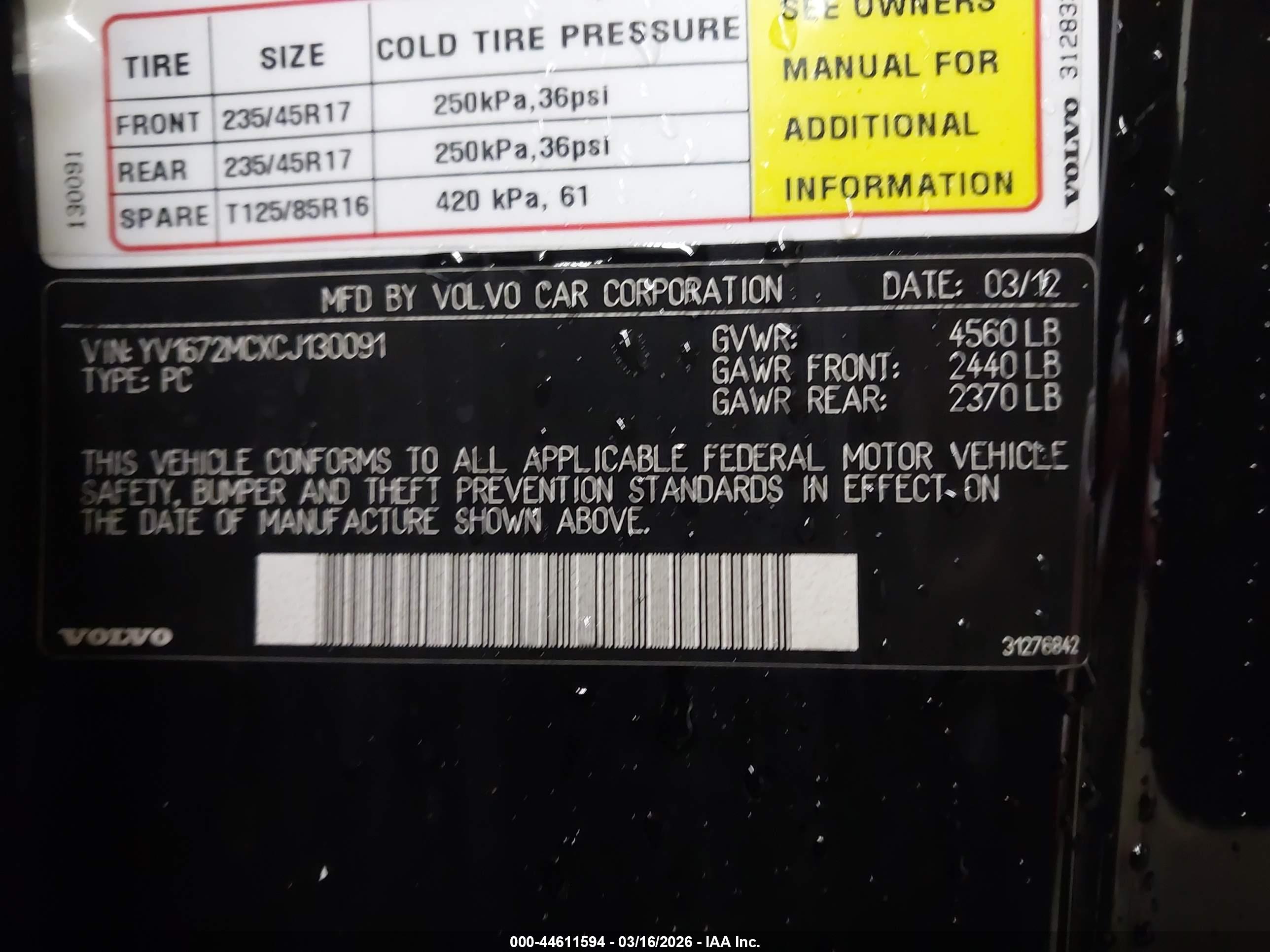 VOLVO C70 image 9