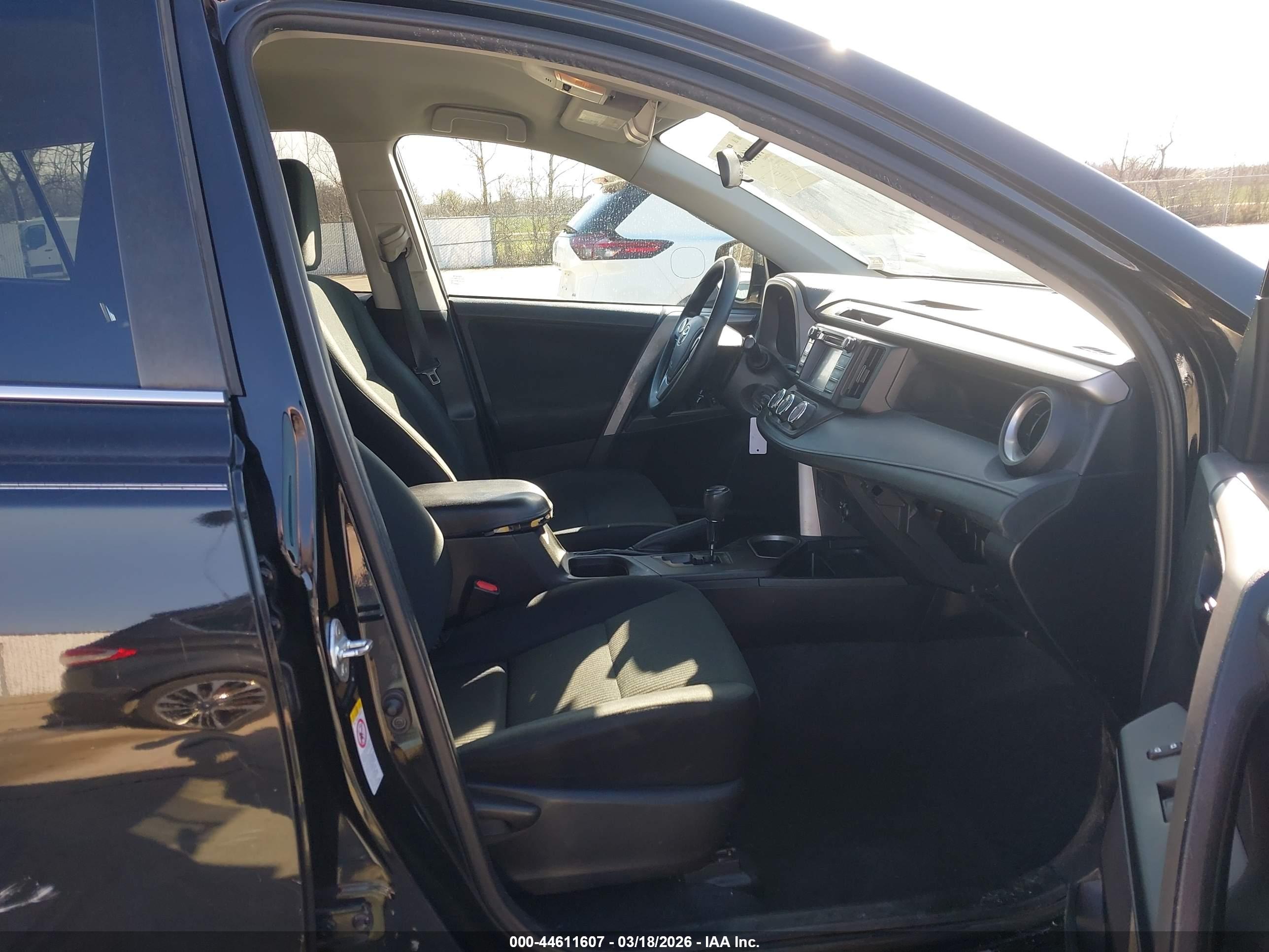 TOYOTA RAV4 image 5