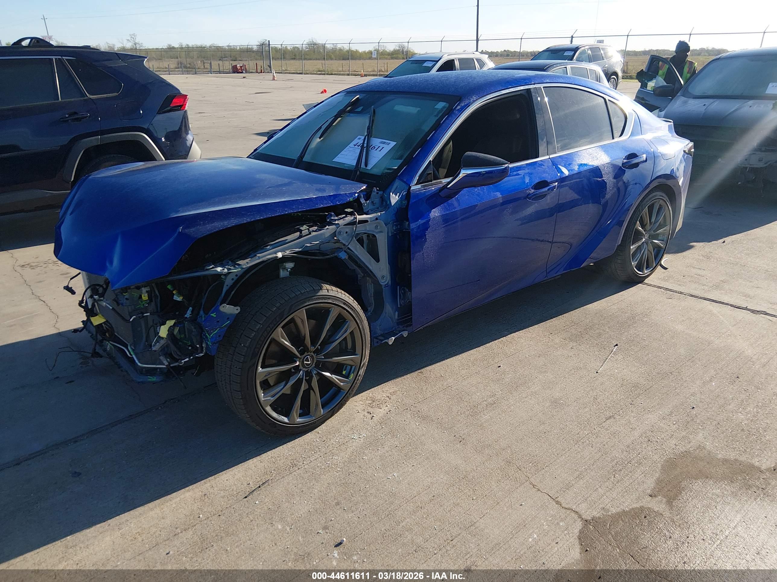 LEXUS IS image 2