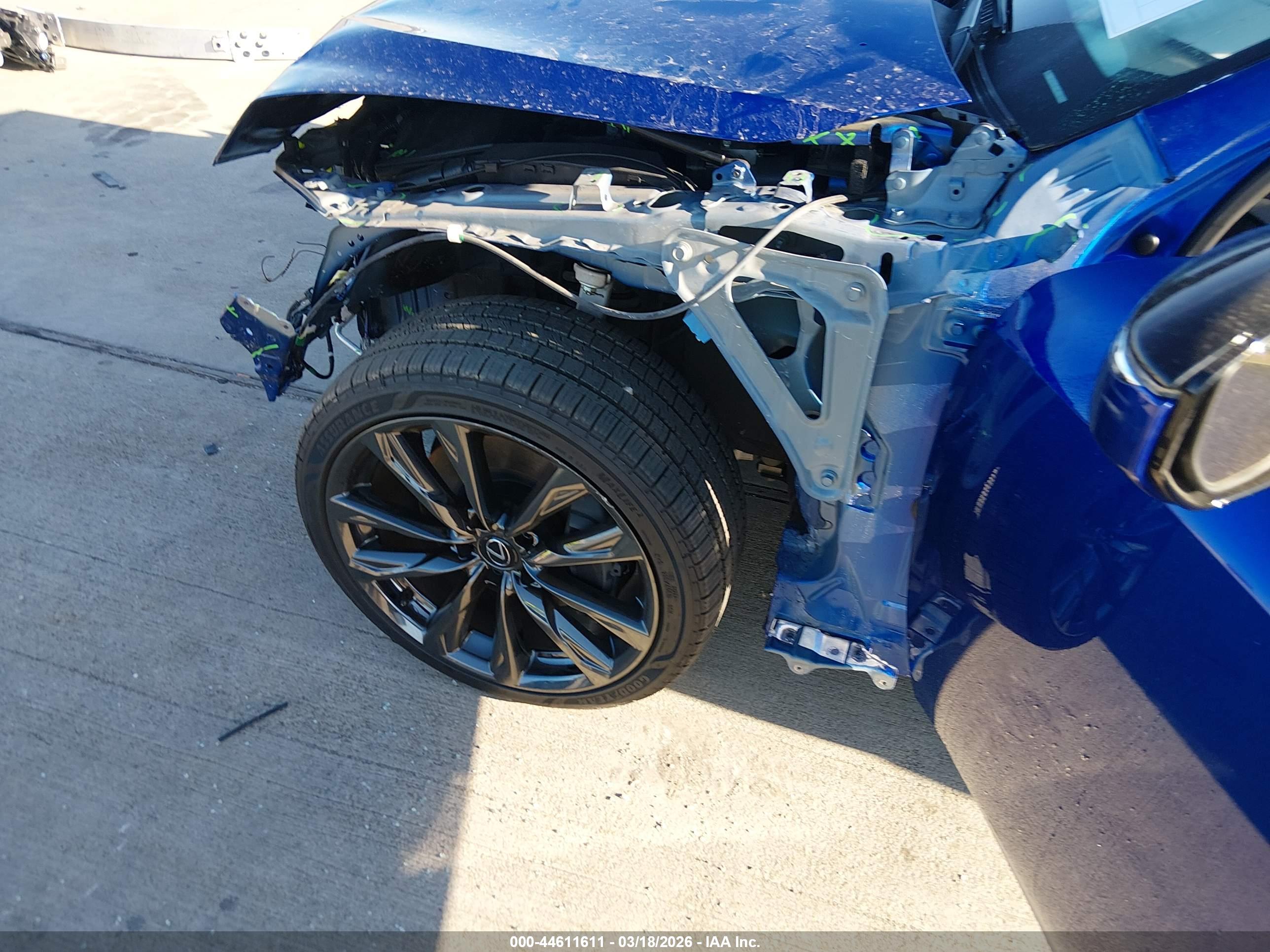 LEXUS IS image 6