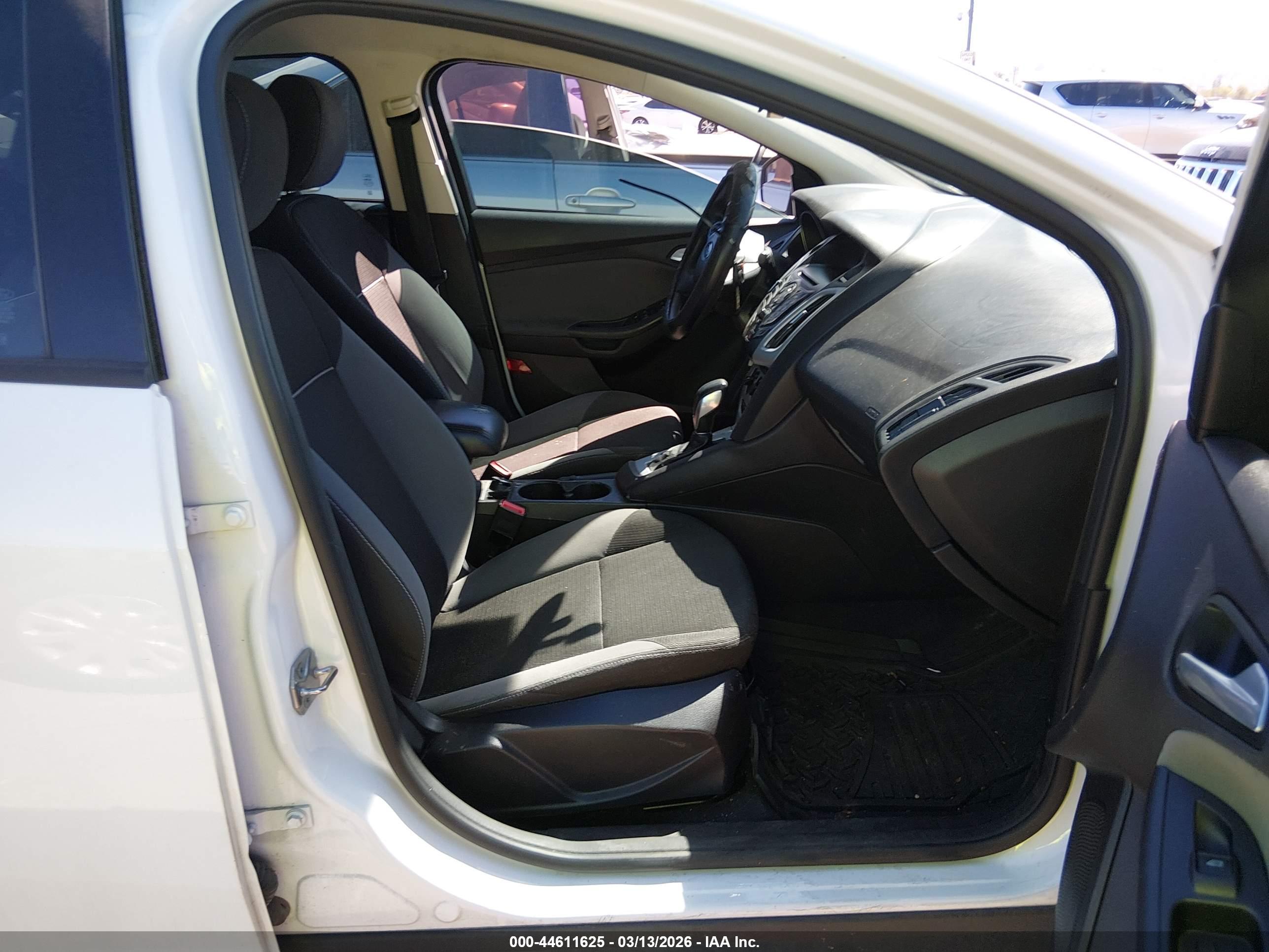 FORD FOCUS image 5