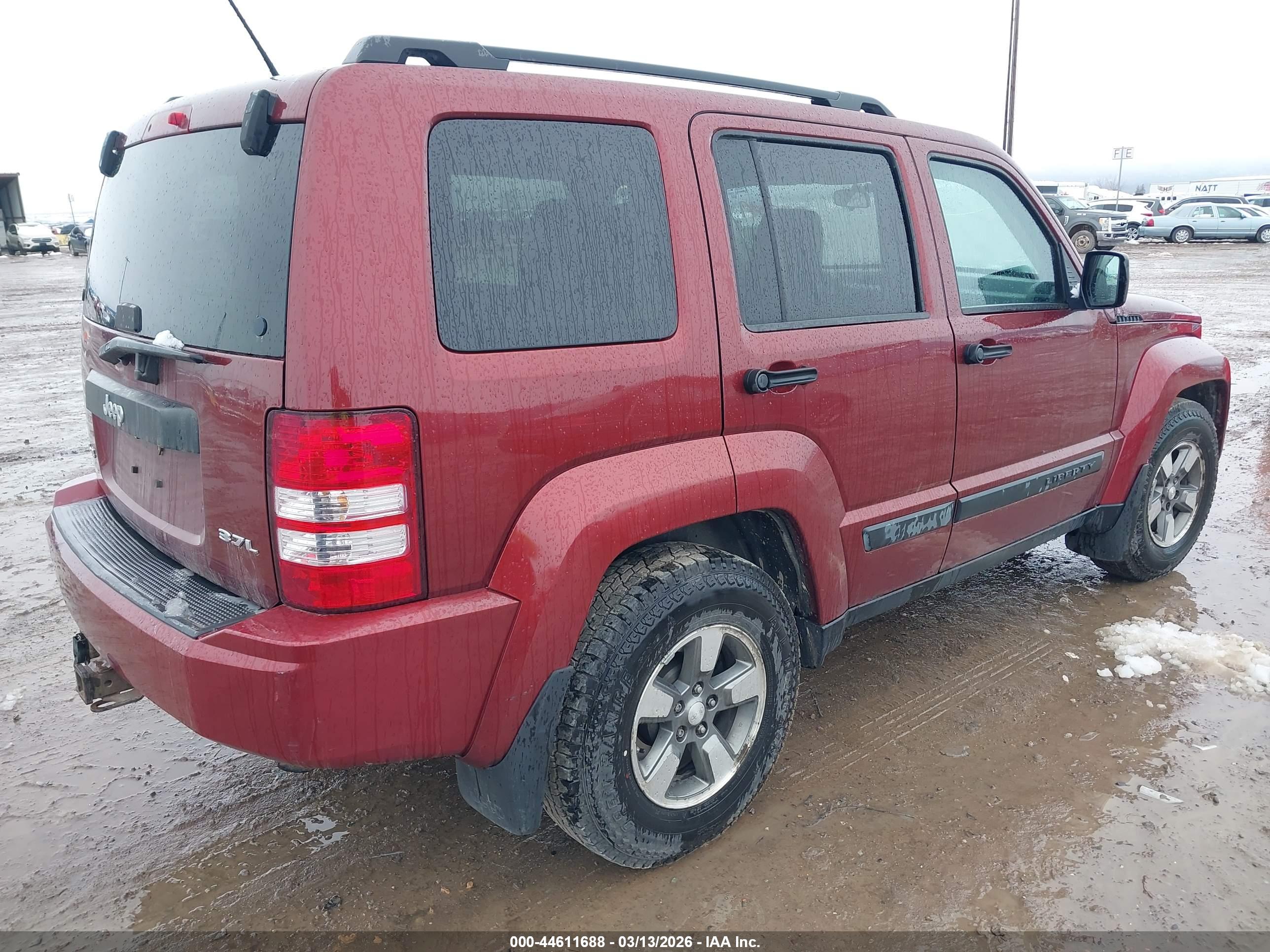 JEEP LIBERTY image 4