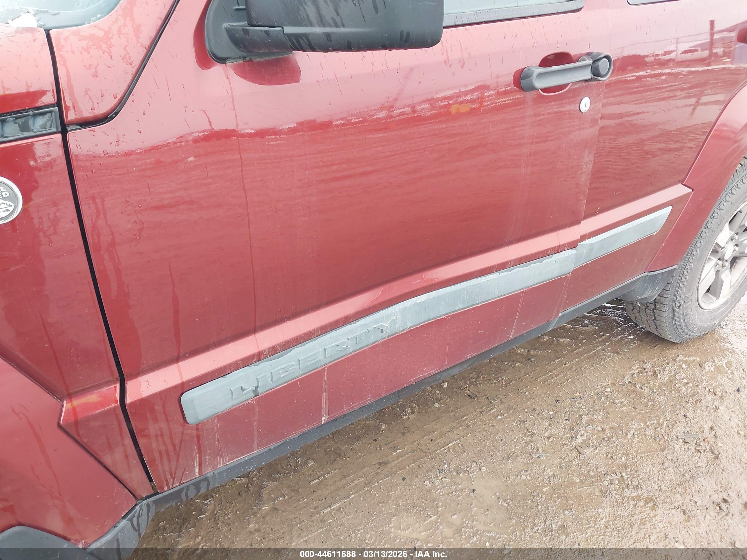 JEEP LIBERTY image 6