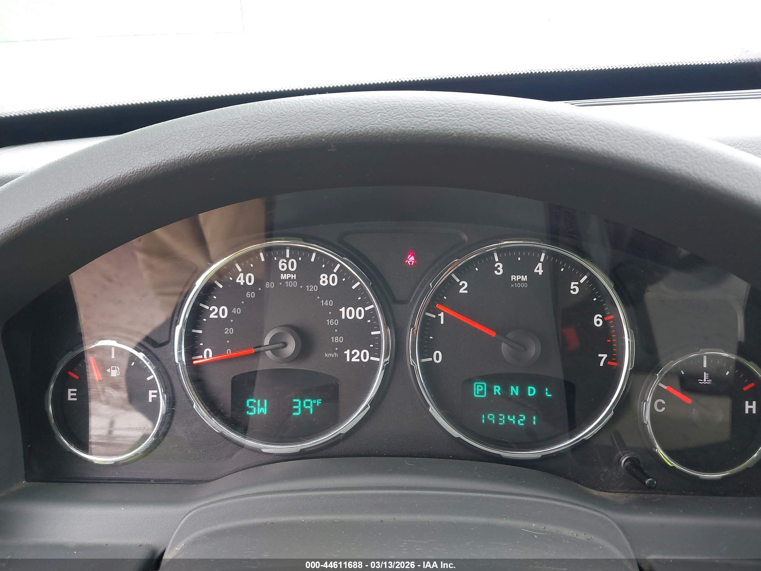 JEEP LIBERTY image 7