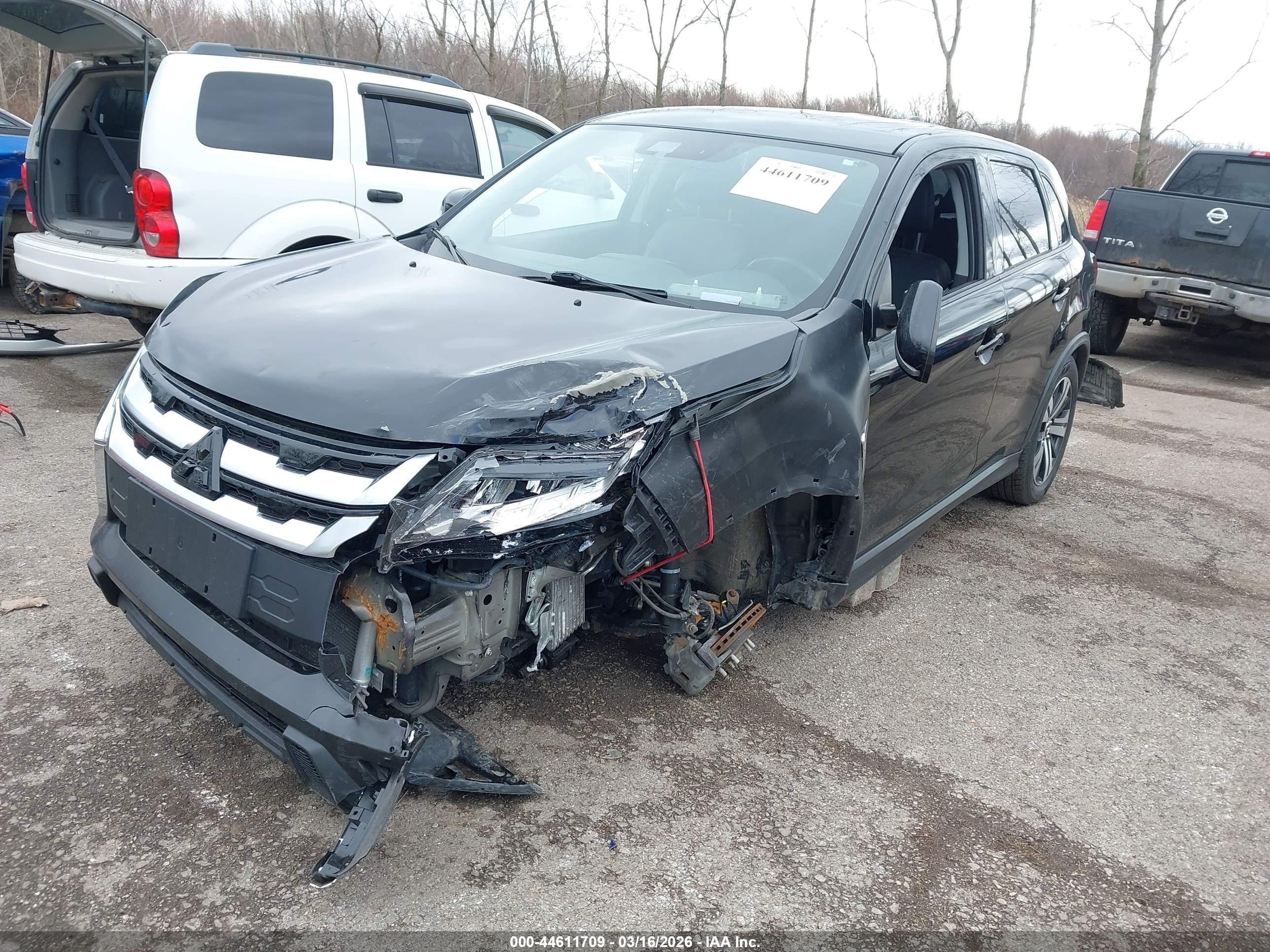 MITSUBISHI OUTLANDER image 2