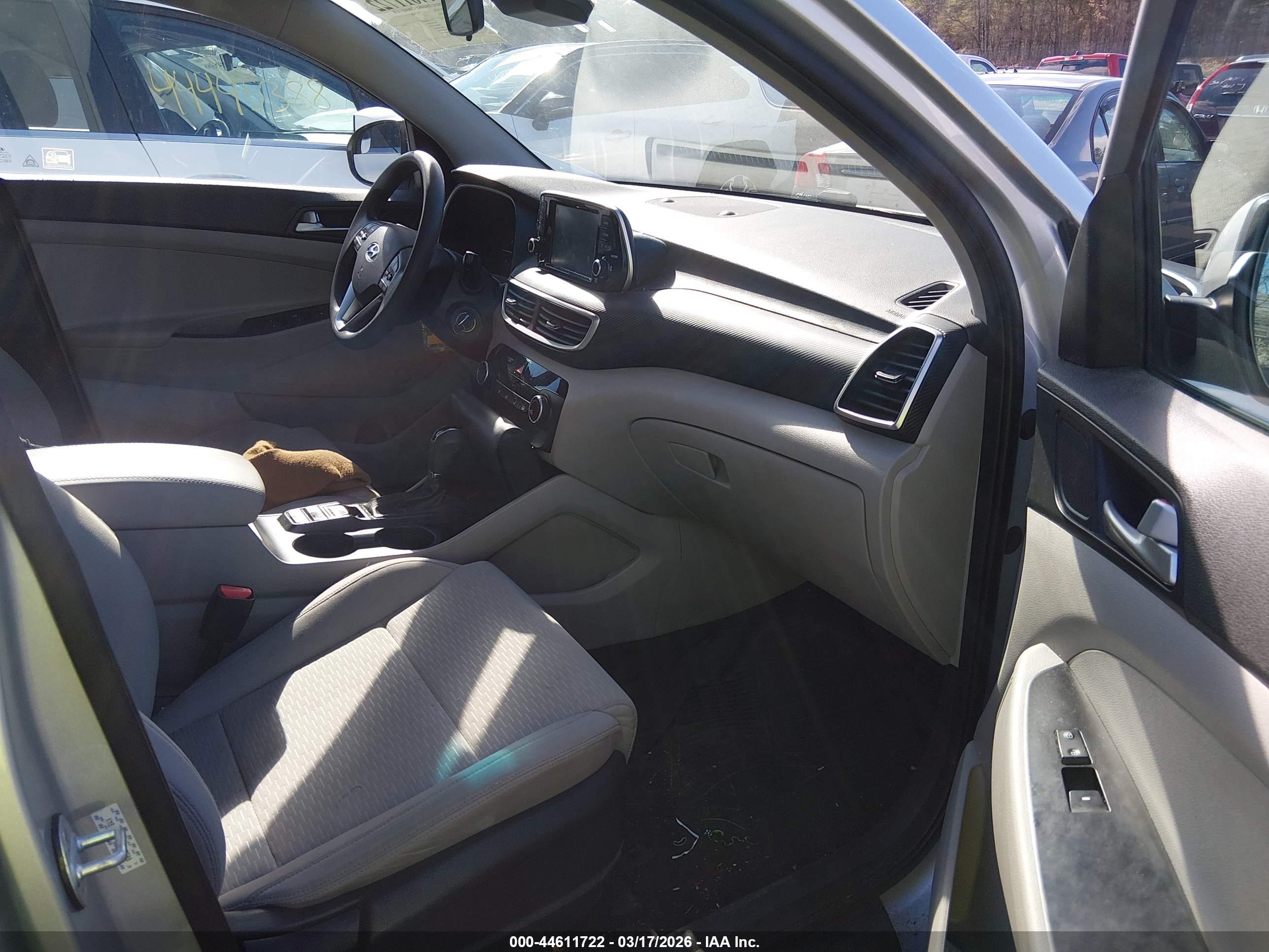 HYUNDAI TUCSON image 5