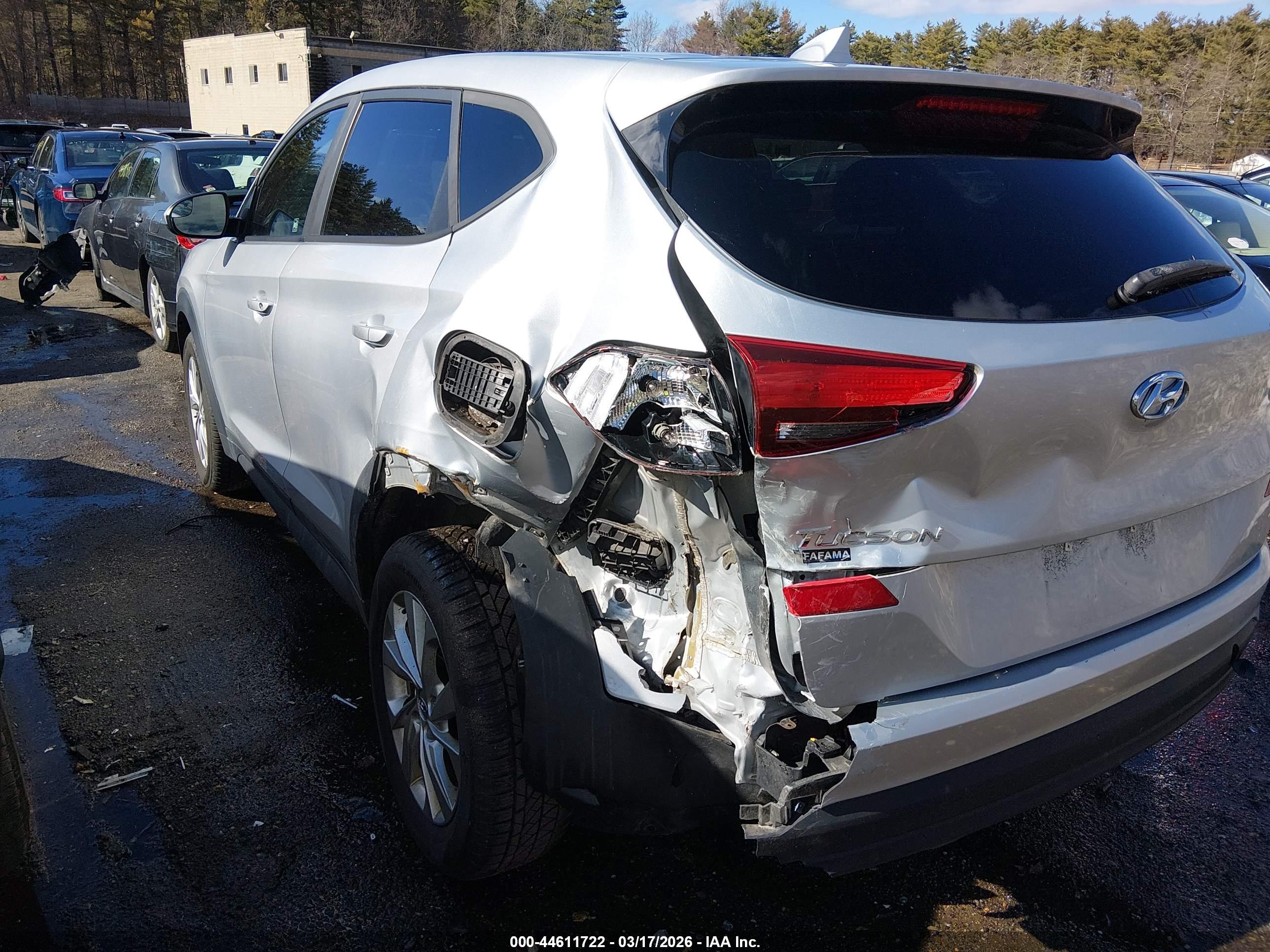 HYUNDAI TUCSON image 6