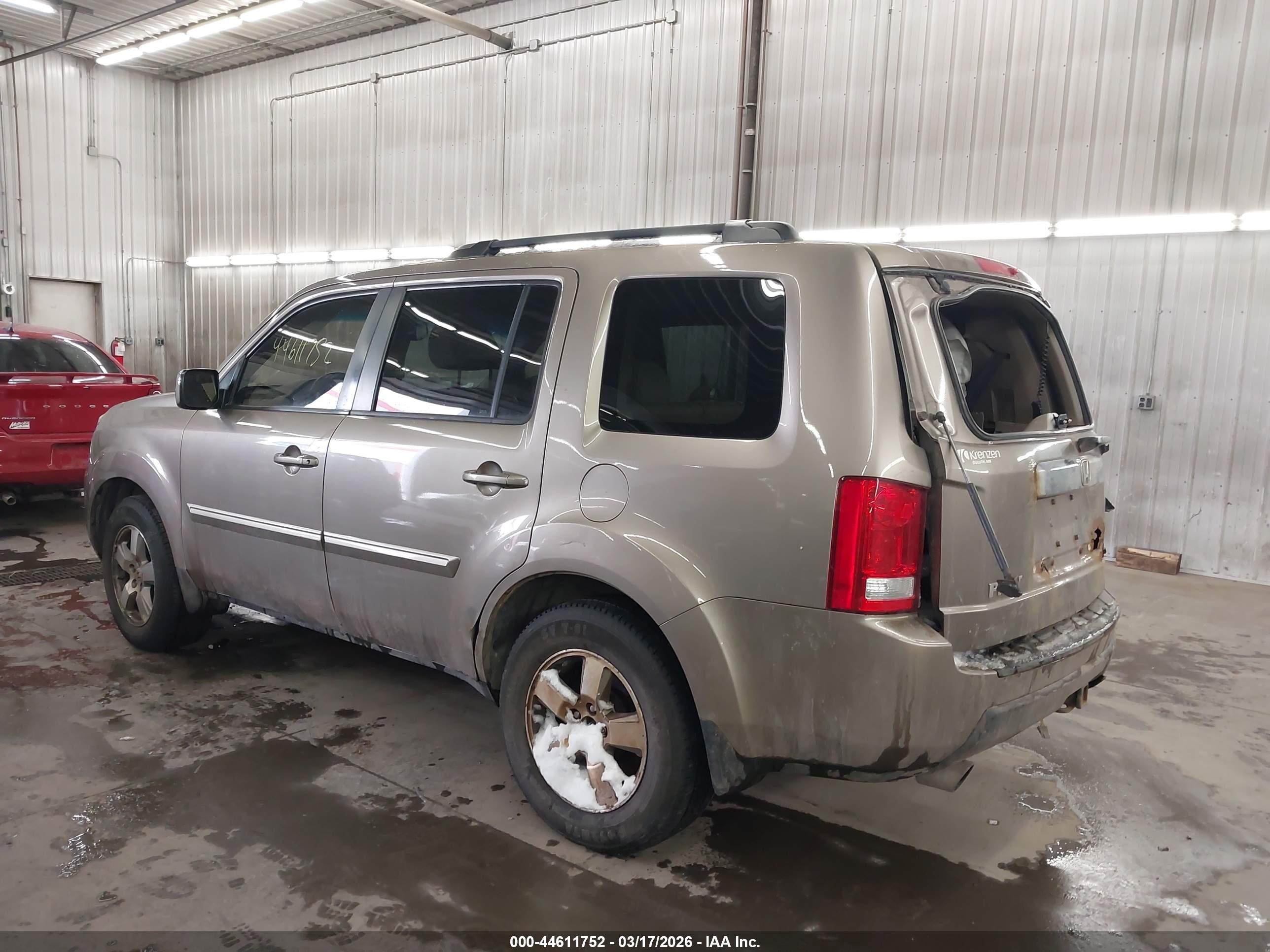 HONDA PILOT image 3
