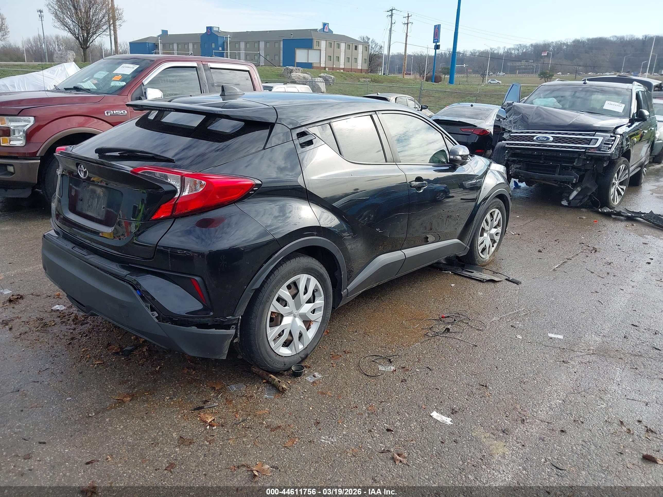 TOYOTA C-HR image 4