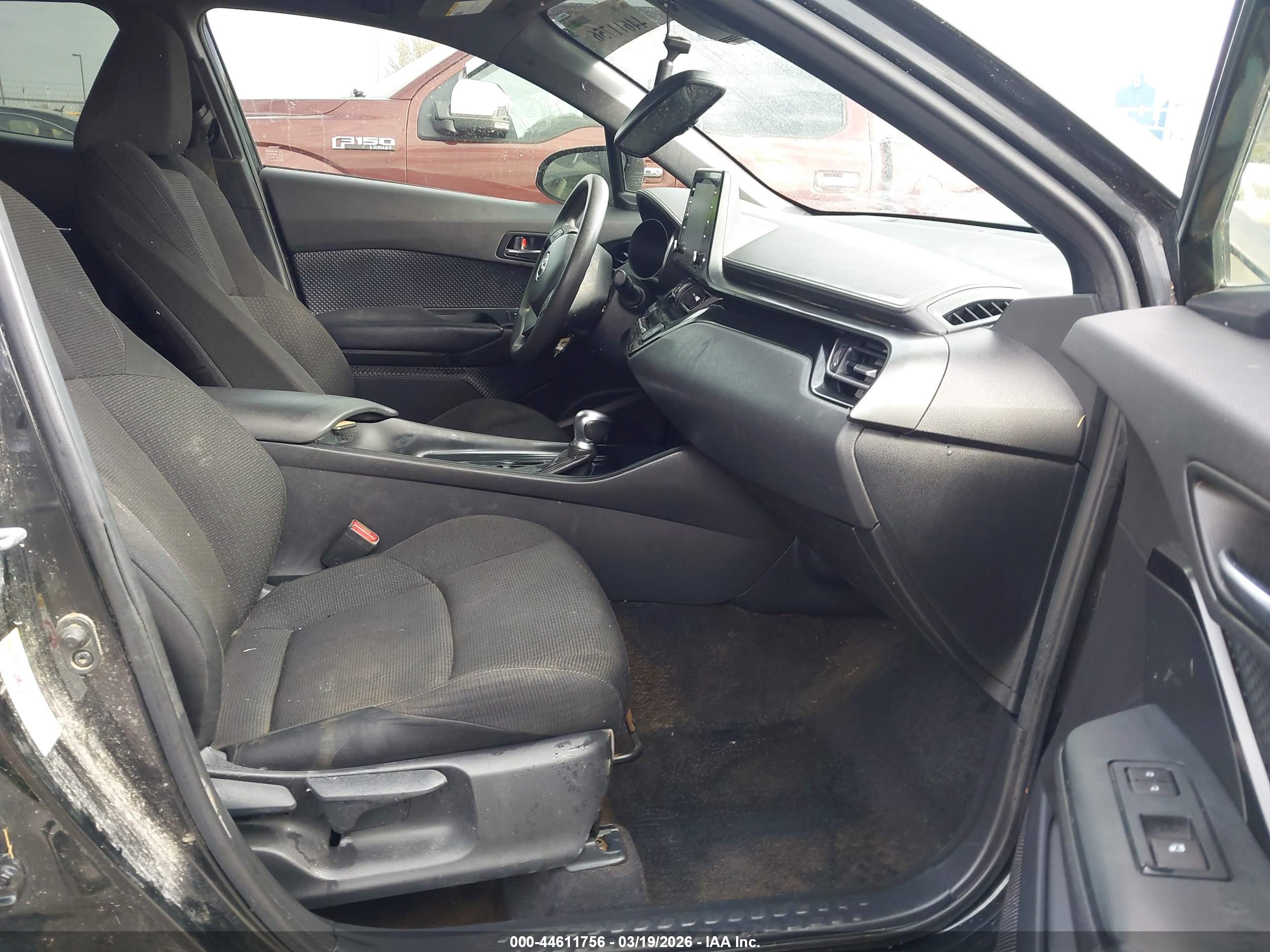 TOYOTA C-HR image 5