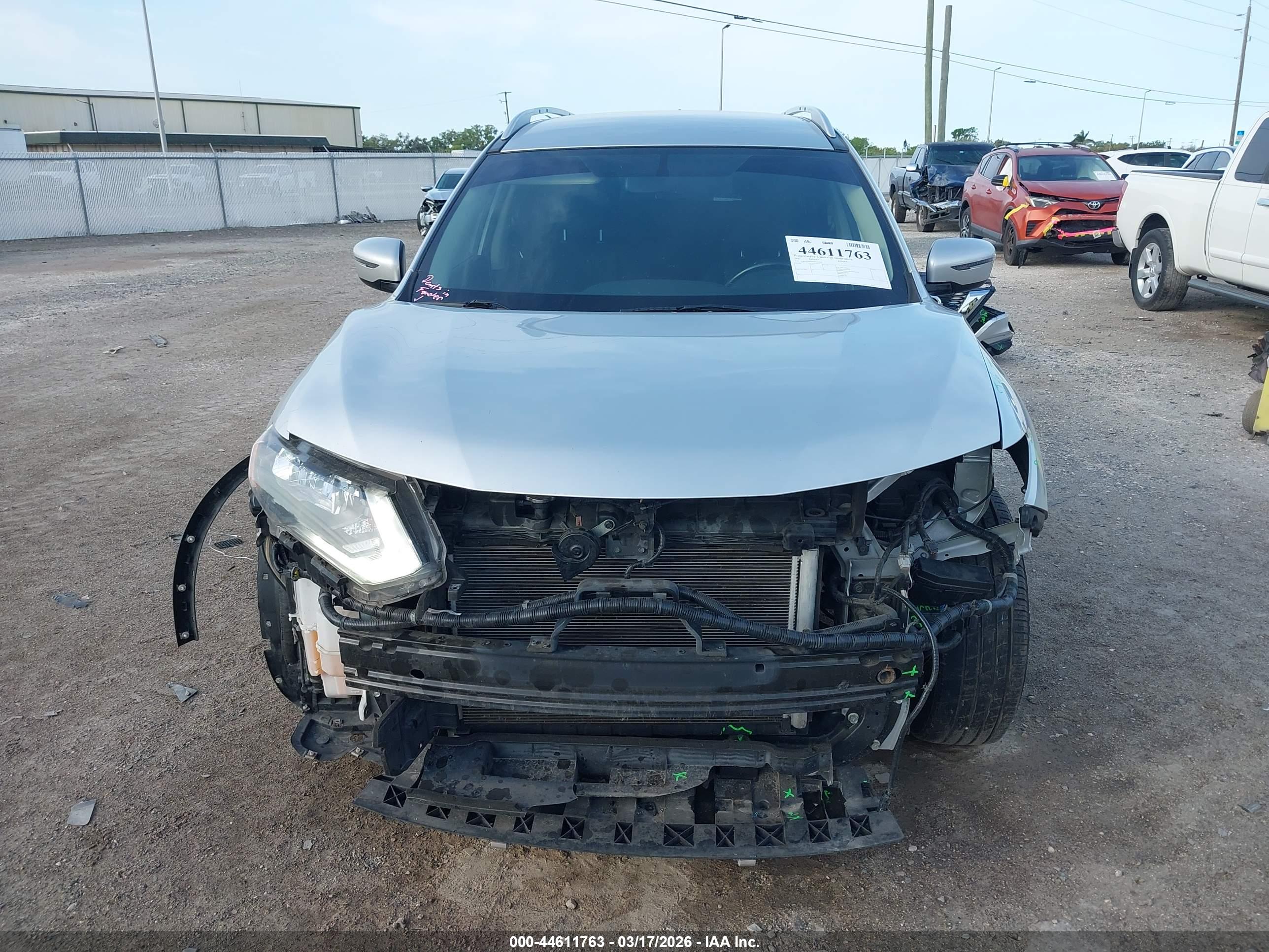 NISSAN ROGUE image 6