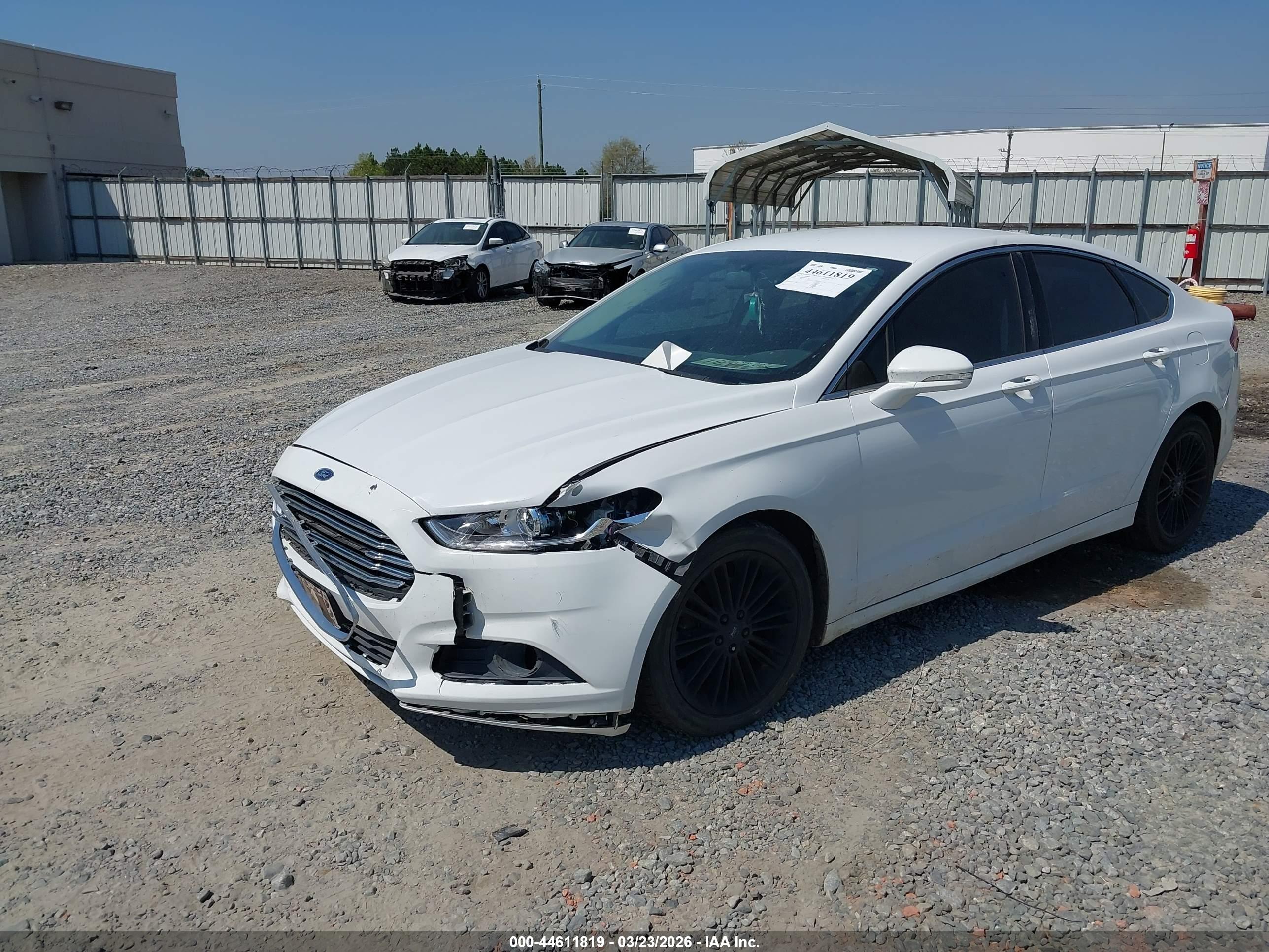 FORD FUSION image 2