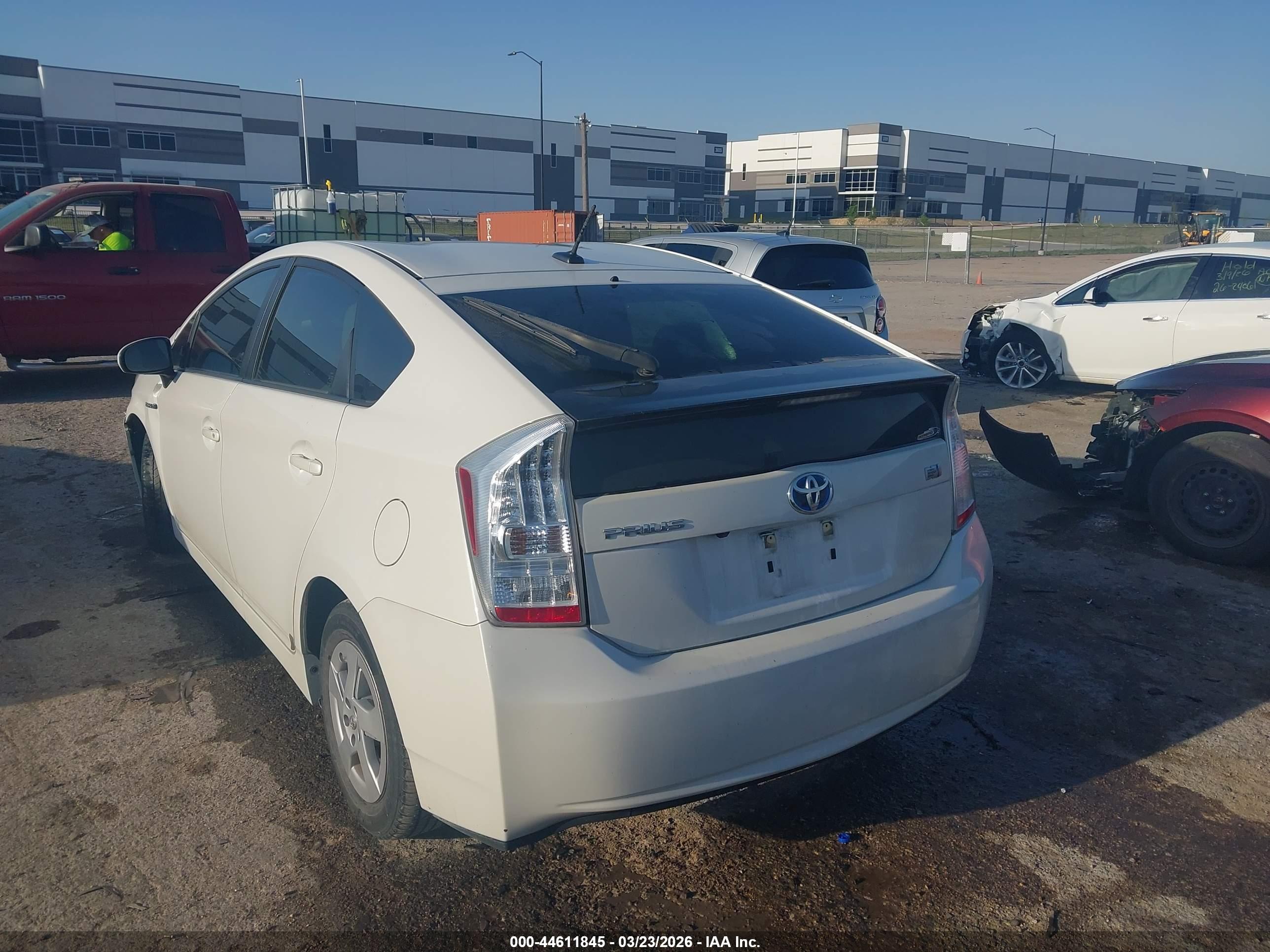 TOYOTA PRIUS image 3