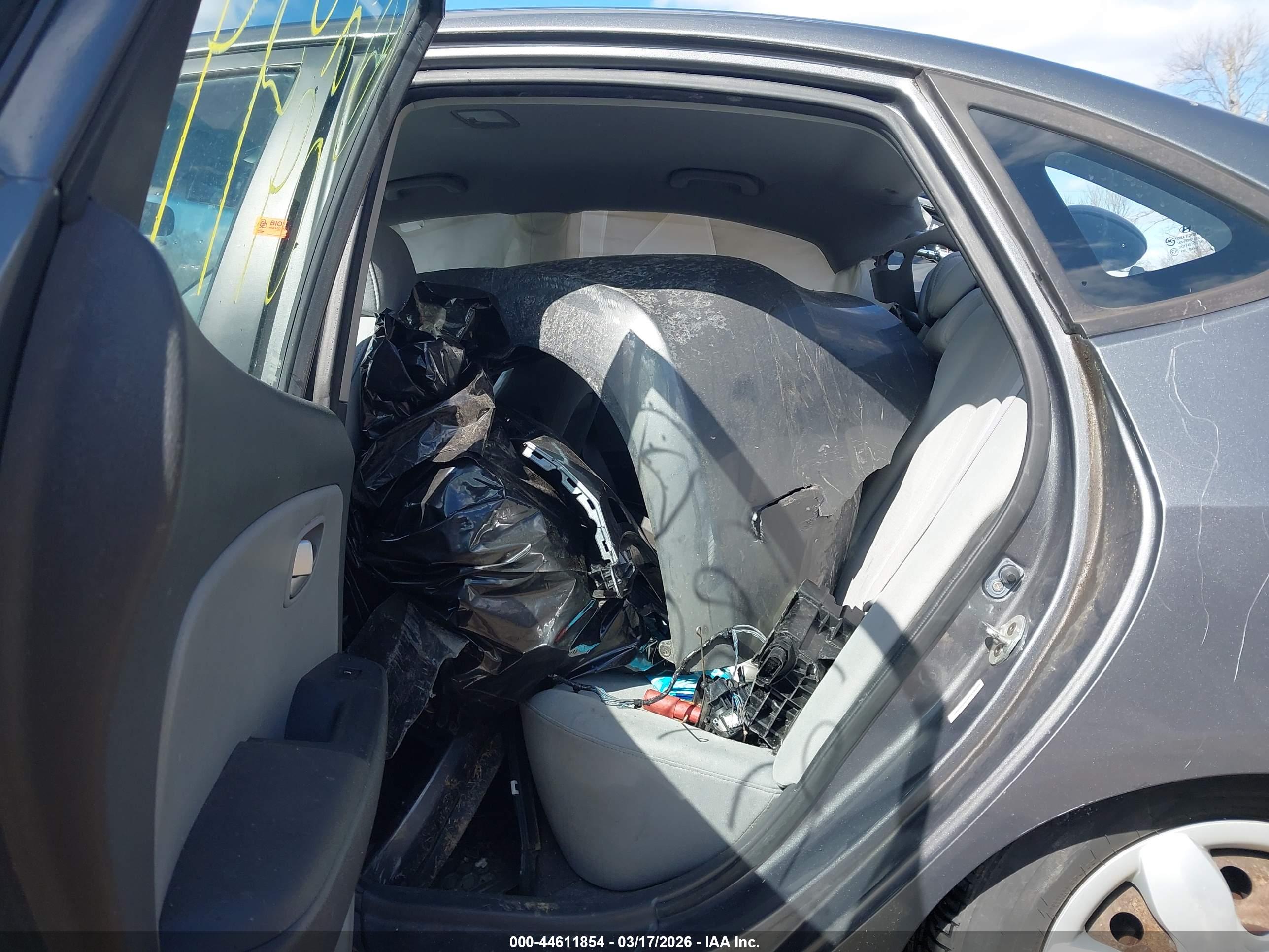 HYUNDAI ELANTRA image 8