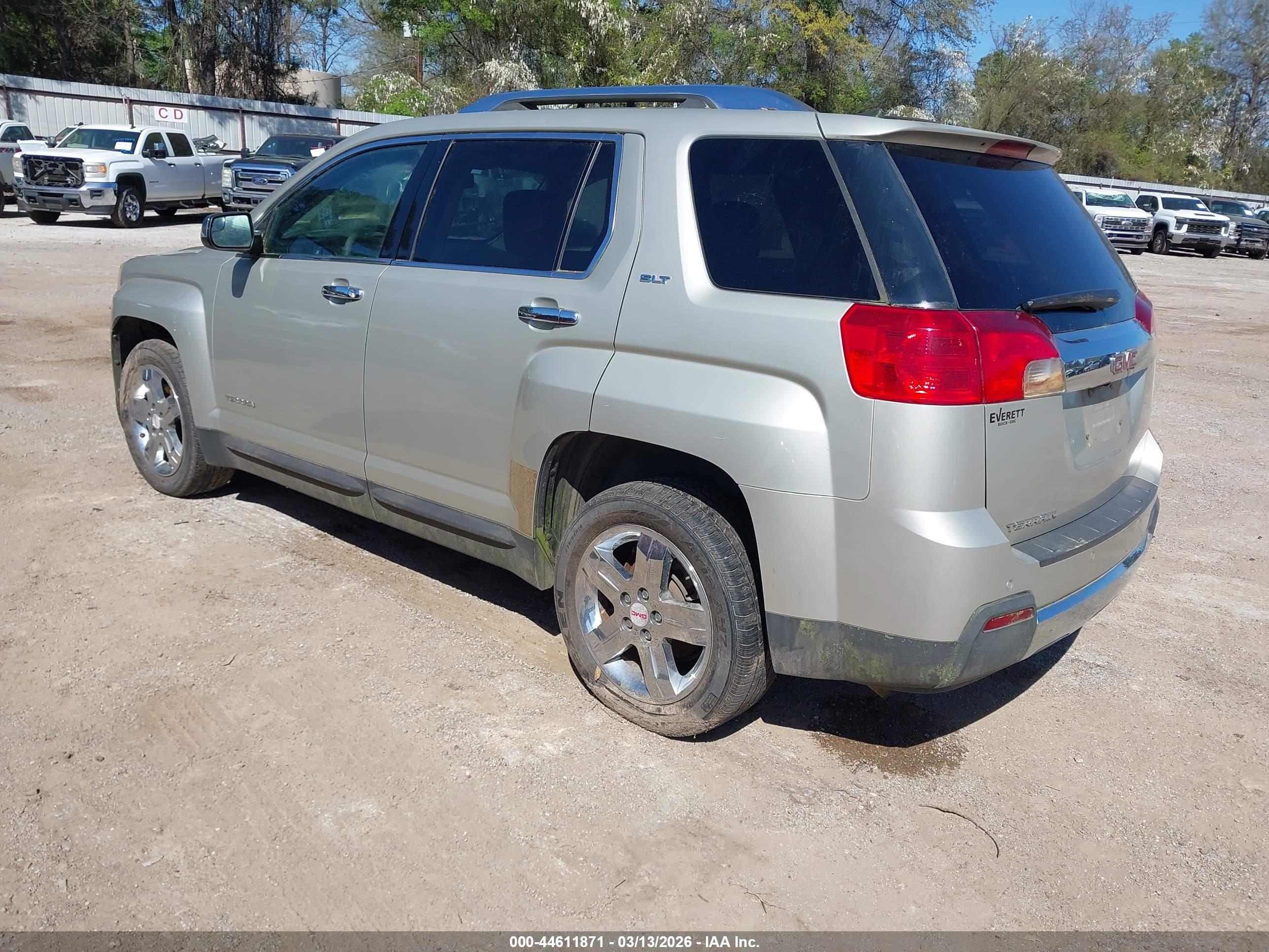 GMC TERRAIN image 3