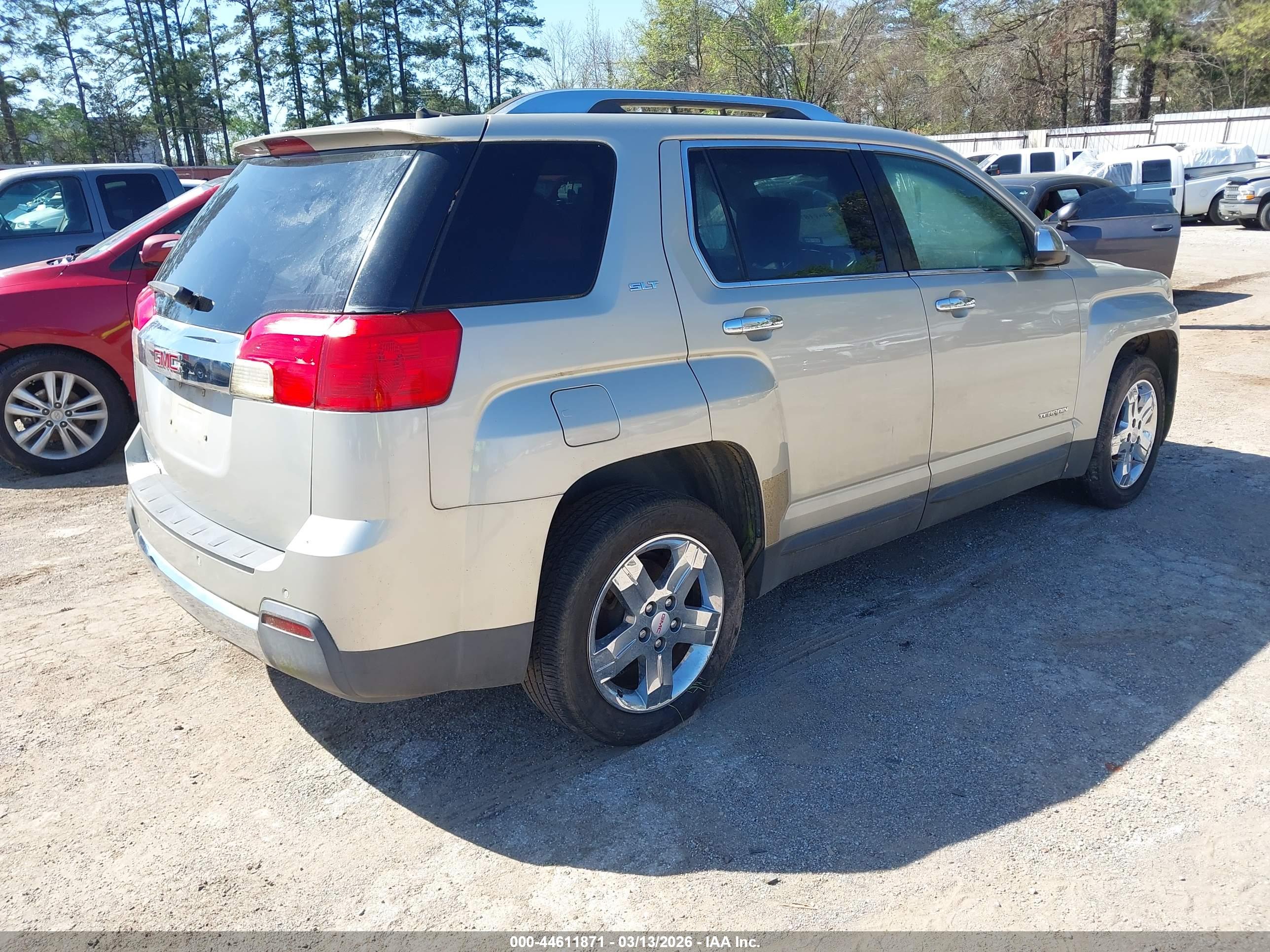 GMC TERRAIN image 4