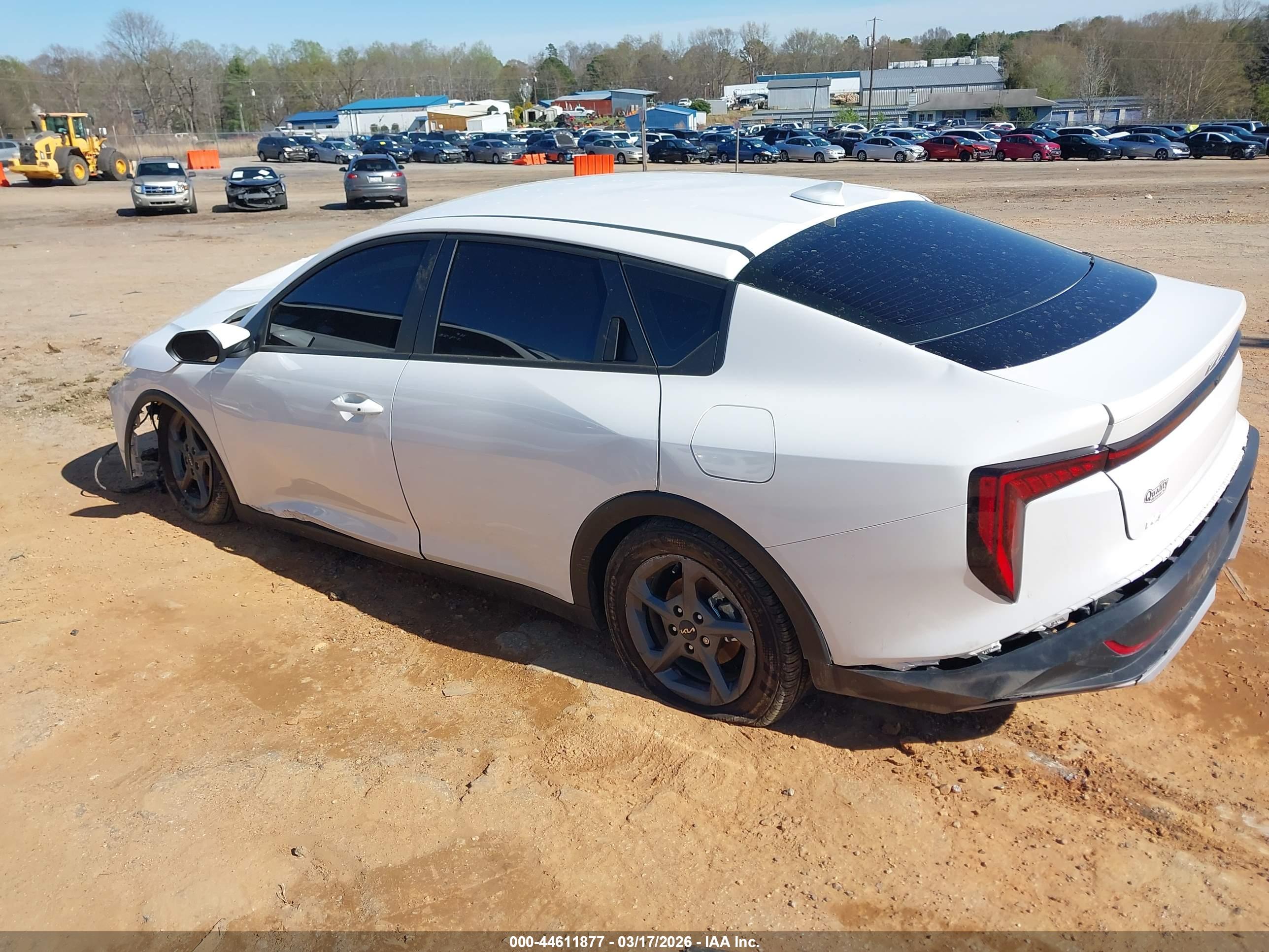 KIA K4 image 3