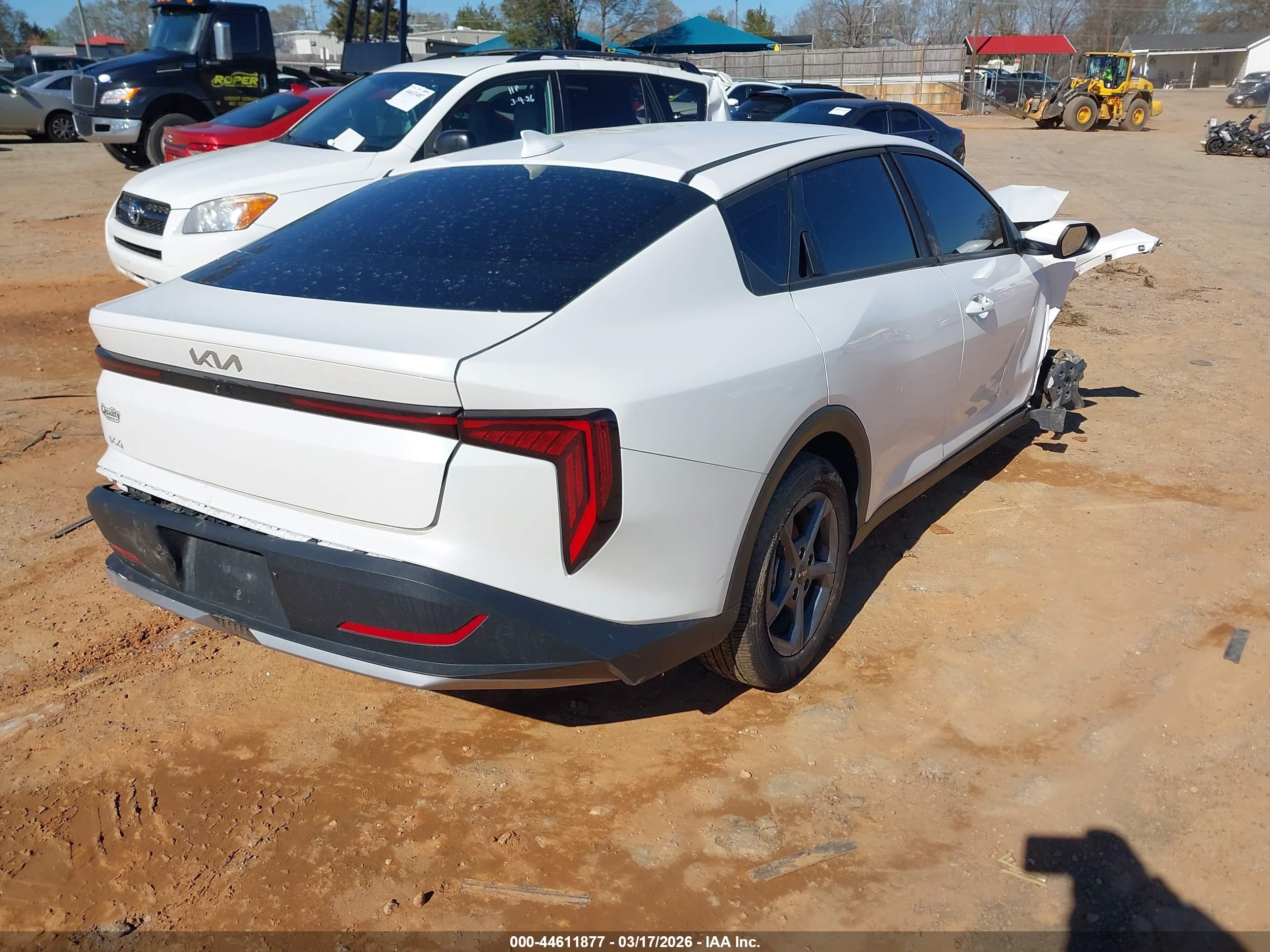 KIA K4 image 4