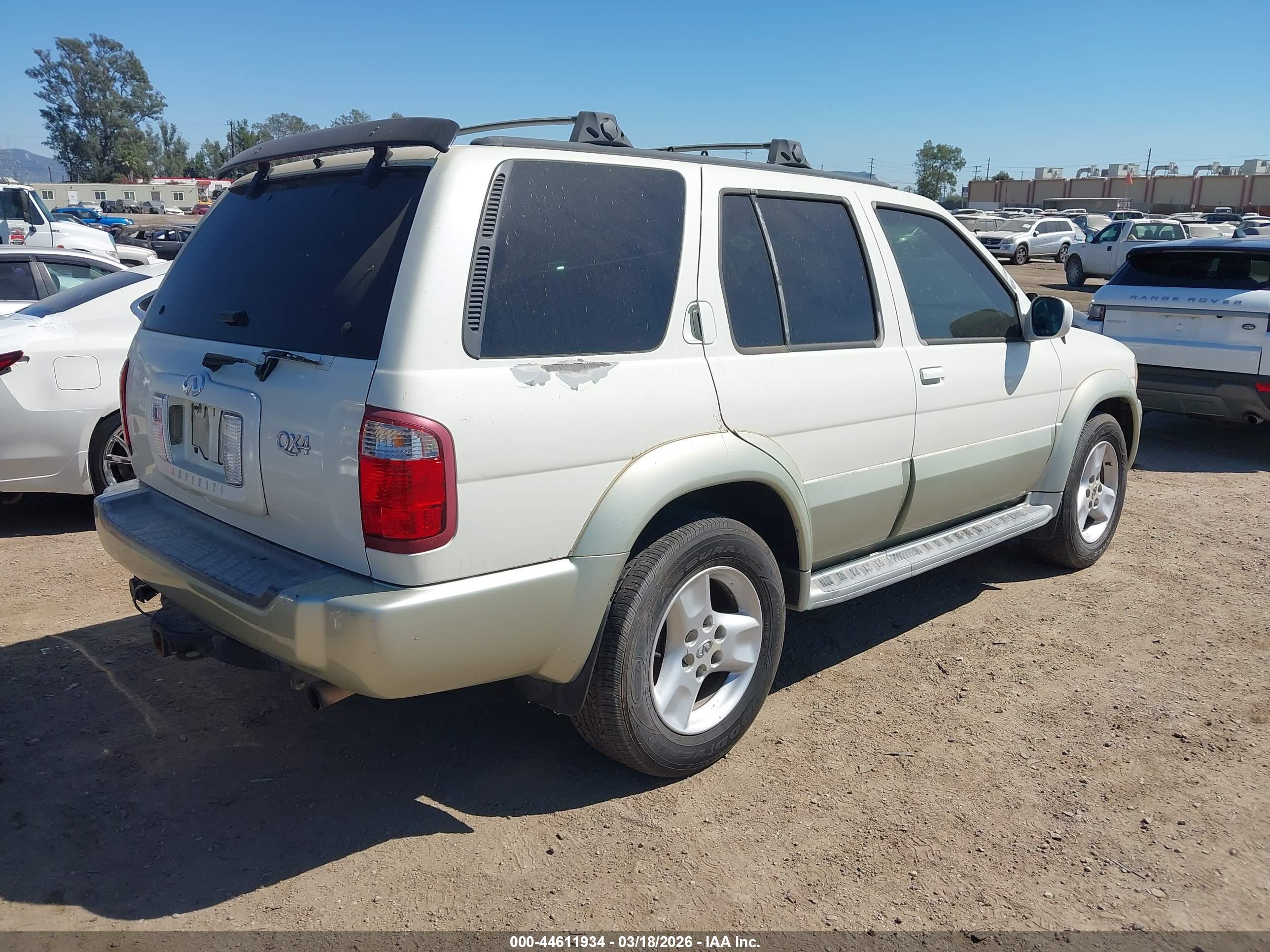 INFINITI QX4 image 4