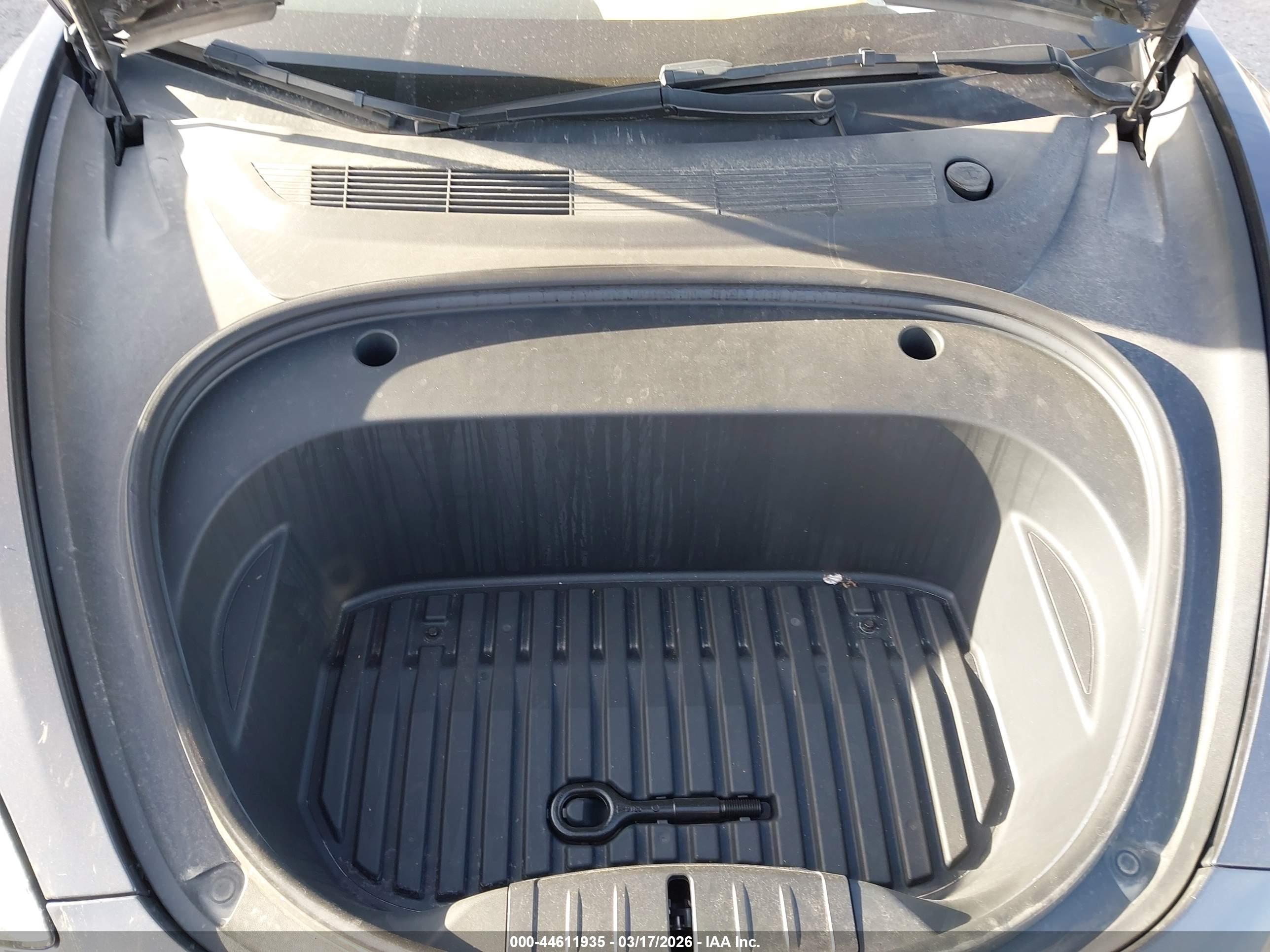 TESLA MODEL image 10